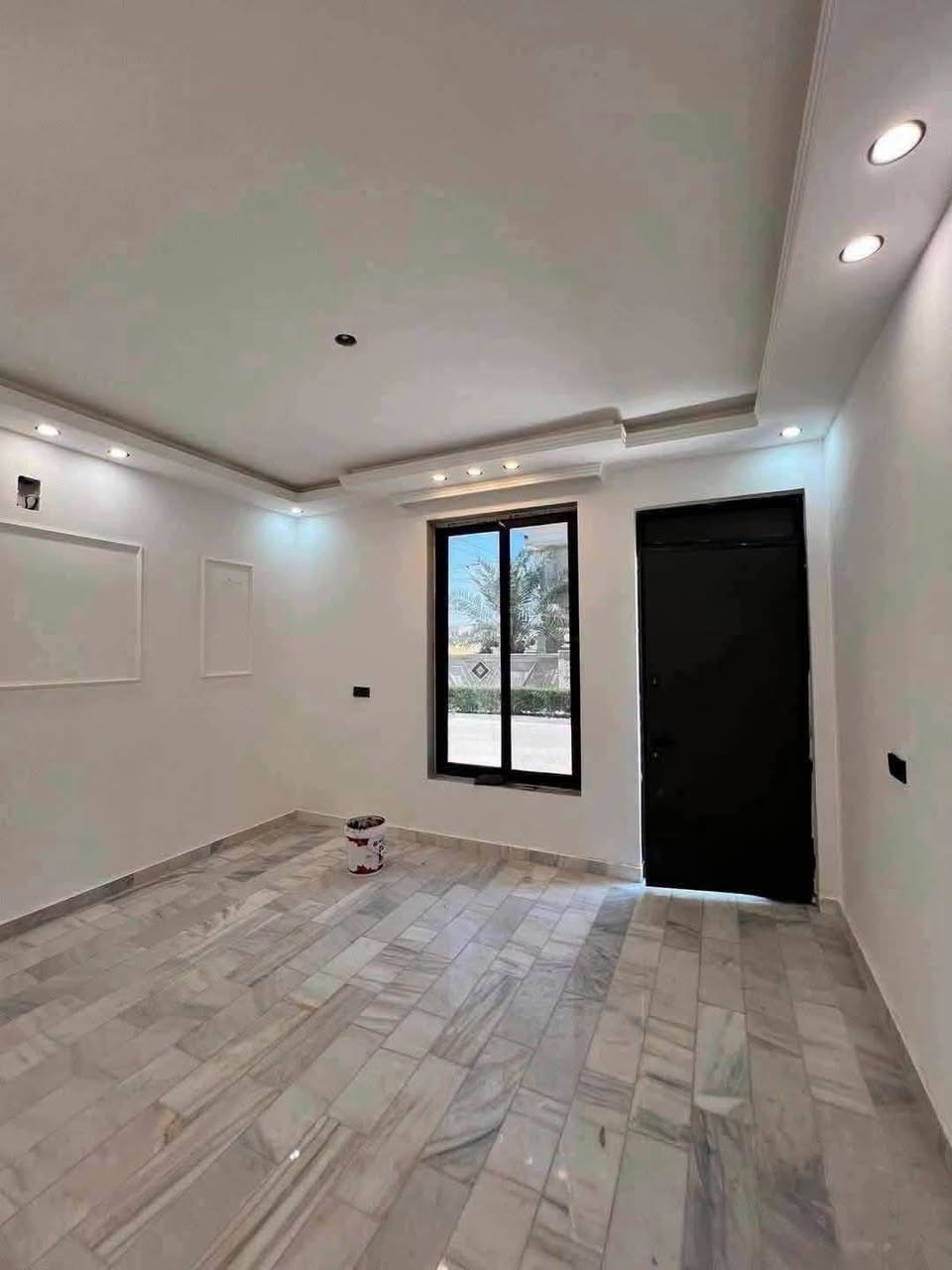 دار للبيع مساحة 65 متر 🏡
بناء حديث غير مسكون موقع مميز الضباط 📍ارقئ مناطق حي الجهاد شارع عرض 15 متر رصيف 5 متر 
يحتوي على غرف نوم 4 +صحيات 2 ارضية البيت مرمر 
السعر والاستفسار // *********** ☎️
