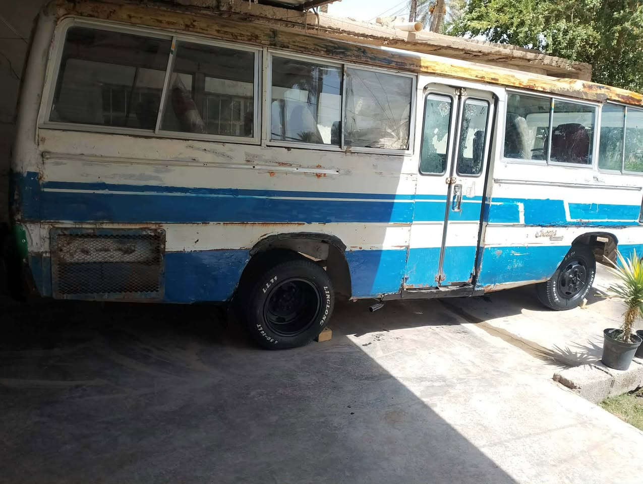 كوستر كصيفه كوم حديد مليون ونص ماتشتغل جبتها قبل شهر الحي الصناعي. شتريت كاع ومعندي اصلحه.. استثنيت عنها اليريد يخابر على هذا الرقم *********** السماوه سياره شوفت عينك
