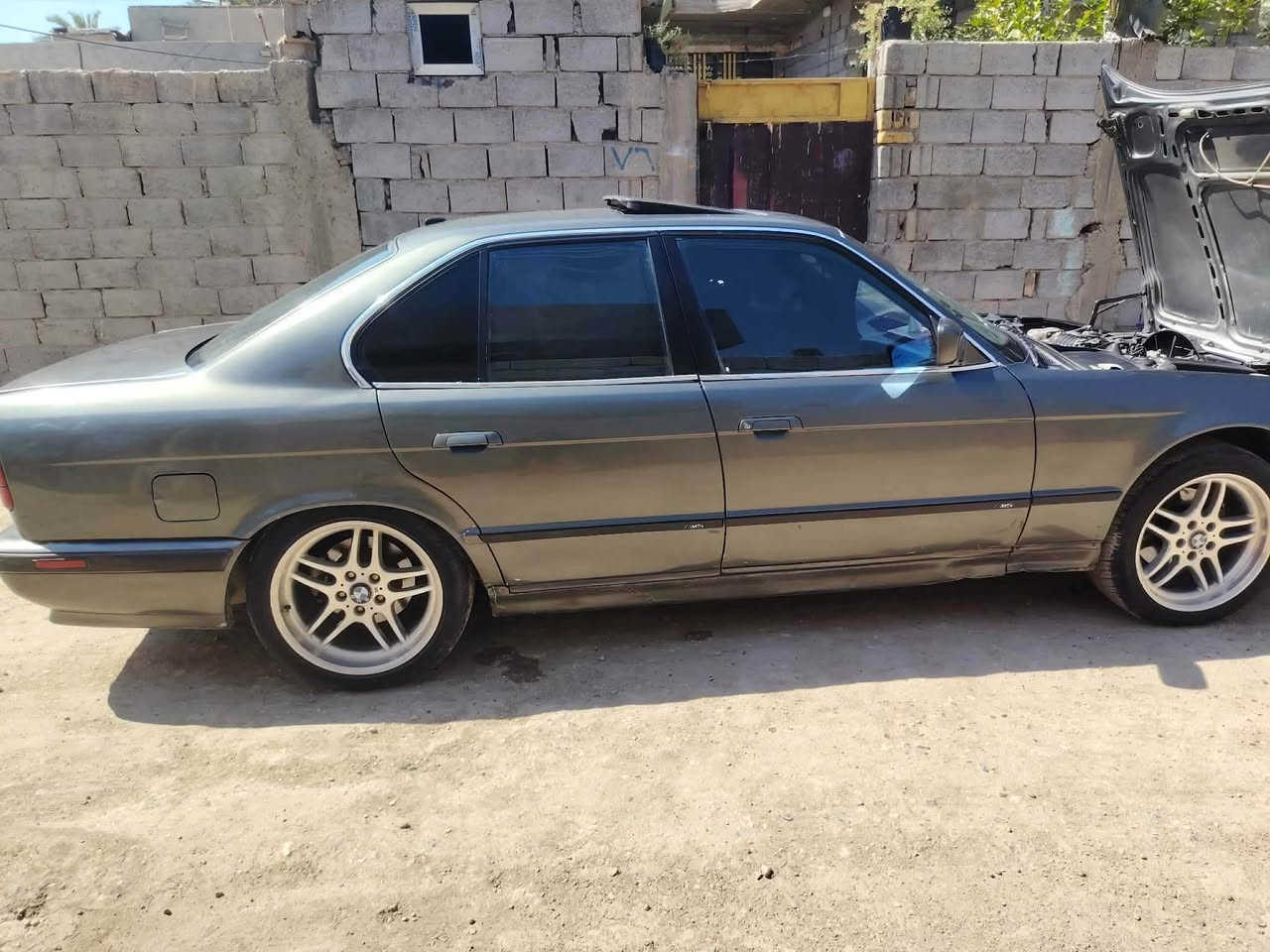 السلام عليكم
بيئم ٥٣٥ موديل ١٩٩١ للبيع سياره تبريد كير حداديه كفاله 
للبيع السعر ٥٠ وبيها مجال 
للاستفسار الاتصال على الرقم ‭***********‬

