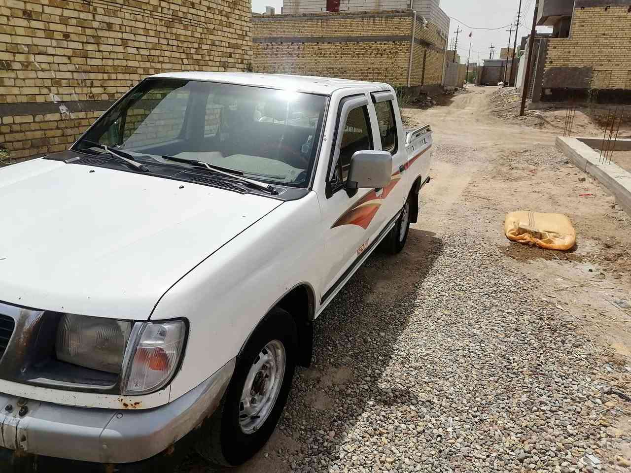 نيسان بيك اب • قفل مكانه • ناصرية