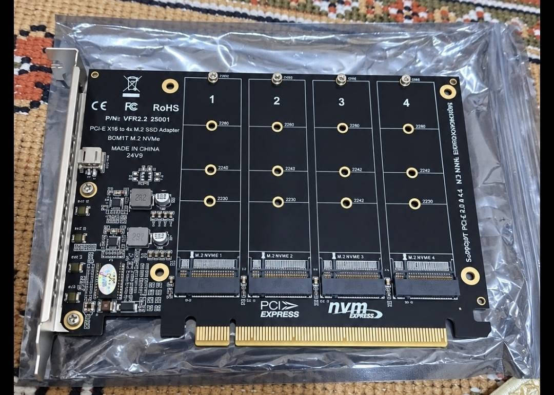 PCIe x16 • ٤ منافذ M.2 NVMe • جديدة