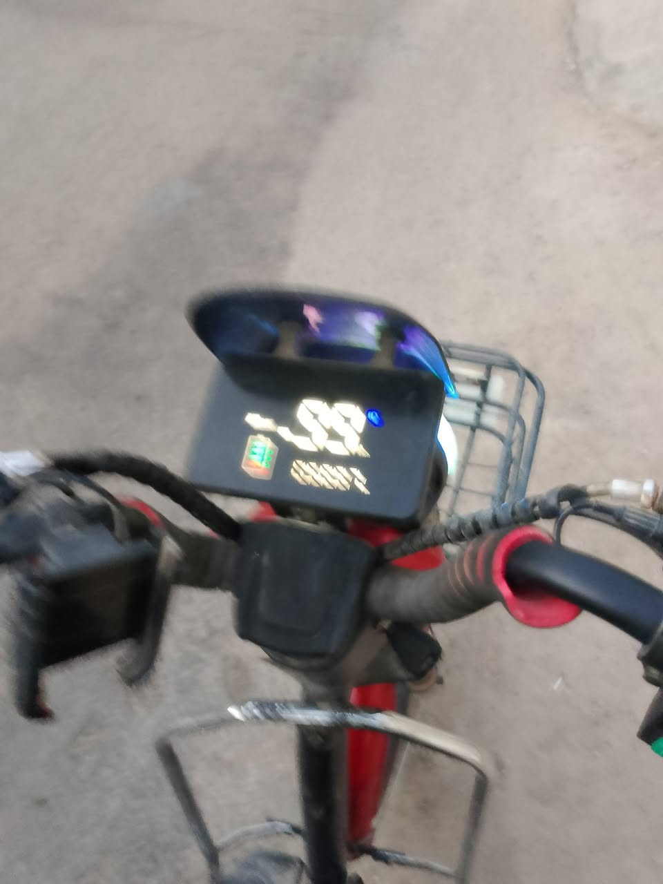 بايسكل شحن للبيع سعره 250وبيه مجال بطاريته جديده عوزه بس گفرات لمكان قضاه لمشخاب لتواصل ***********
