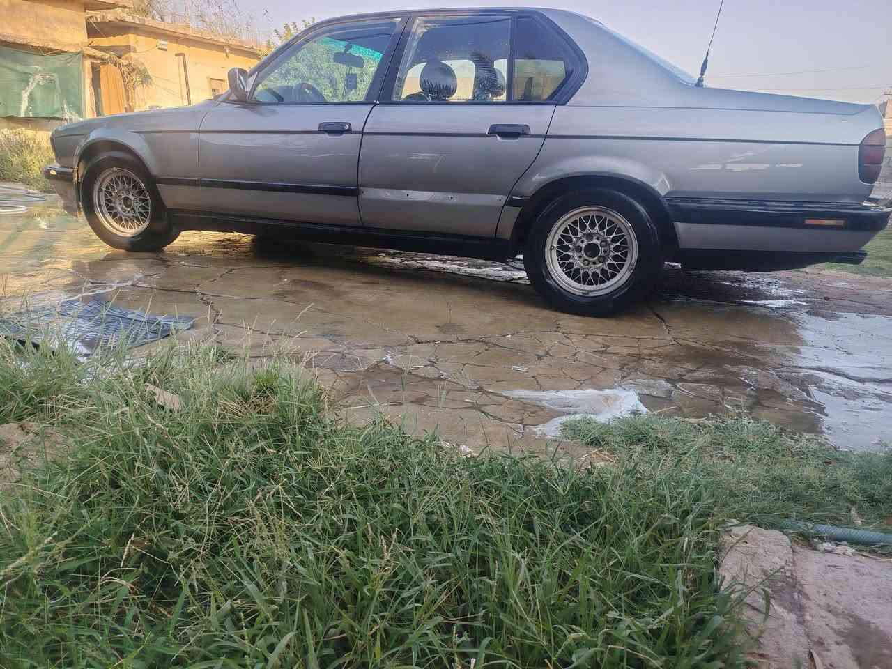 سلام عليكم
BMW 730

اصل سنويه وبليته
8سلندر
 موديل 1994

سلايد /دبل جكمجه/كشن كهربائي/

دبل ارباك

تبريد شغال ثلج كهربائيات كلها بلاد

راديتر جديد بنكه وكلج جديد 

تخم لايت ابو صليب جديد

منضومة غاز تانكي 60 لتر 

بيها كوبون غاز وبانزين

باتري اليوم شديته اصلي 

تخم تاير اخو الجديد

كشرها حلو  البنيد والجاملغ السكن بي طخه باقي على وضعها ما مصلح  

ابيعها ((گير گايم))وينقص من سعرها 

للعلم السياره تمشي  

السياره تريد فرت ايد

 طالب عليها 55 ورقه وبيها مجال 

تواصل ***********
