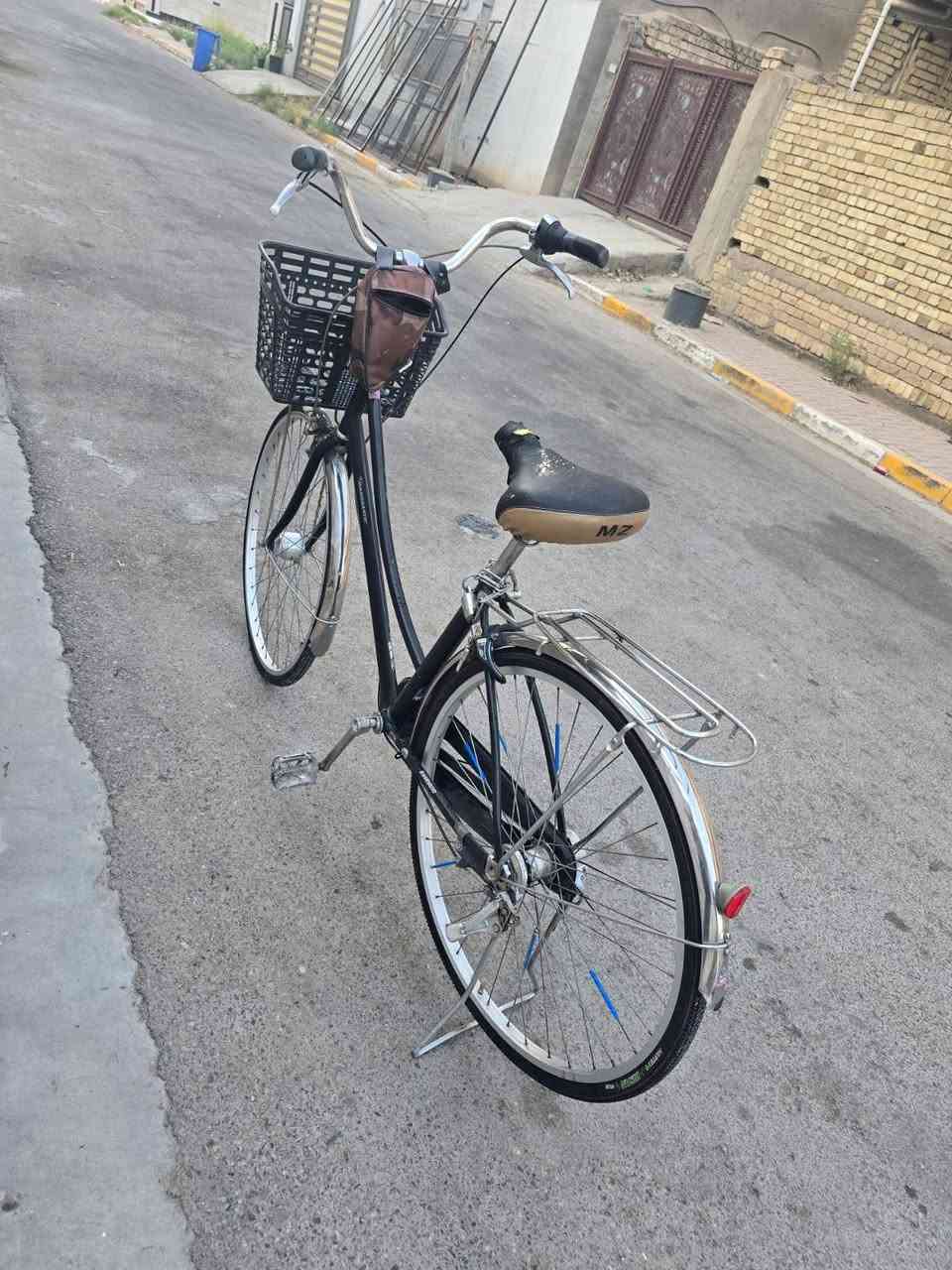 السلام عليكم  بايسكل بناتي حجم ٢٧ لون اسود جديد ما مستخدم شي قليل كير ٣ نمر  دينمو  و حساس بس نقصه دسك
للاستفسار للتصال على  رقم ***********
سعره ١٠٠ وبيه مجال
السلام عليكم  بايسكل بناتي حجم ٢٧ لون اسود جديد ما مستخدم شي قليل كير ٣ نمر  دينمو  و حساس بس نقصه دسك
