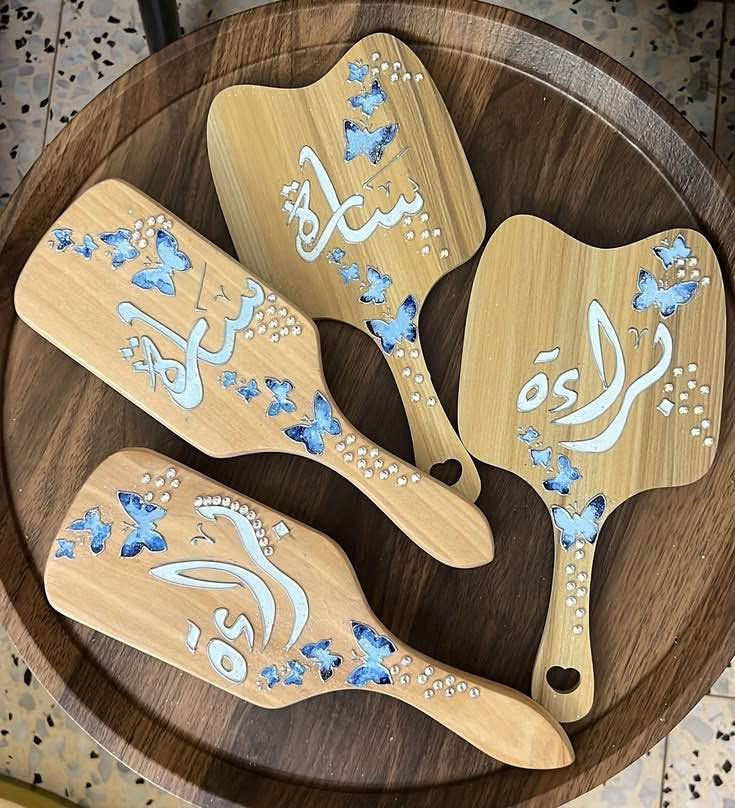 حسب الطلب بغداد, العراق

نص مكتوب في الصور:
- عليهم عرض لفتره محدودة 💙
- Maryamana.95
- مُريمانة
- Maryamana.95 مريمانة