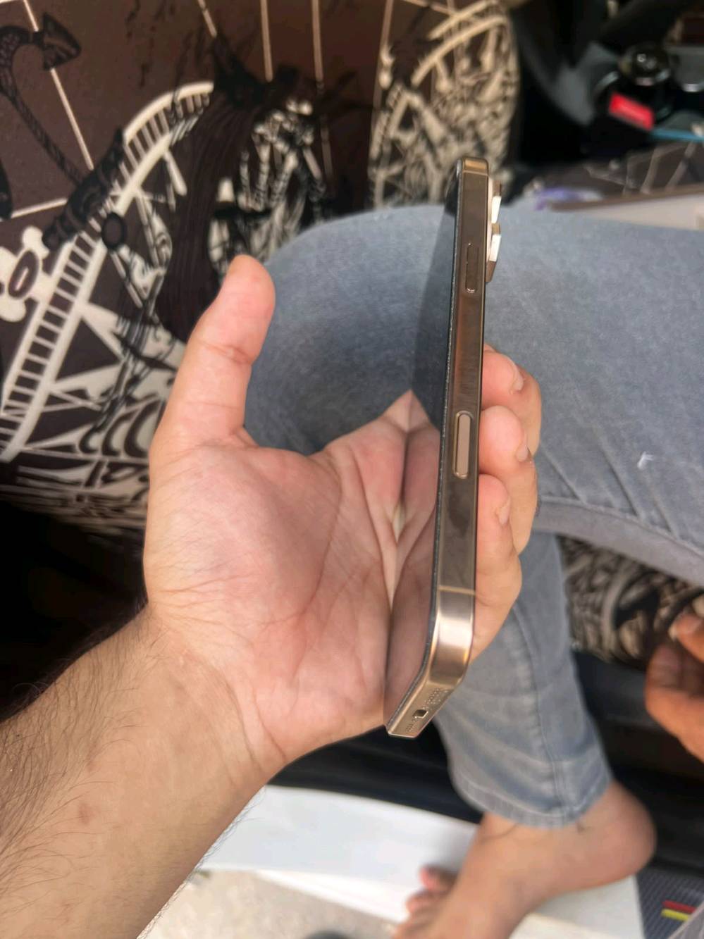📱 📱 iPhone 16 Pro Max للبيع

✨ الجهاز نظيف جداً وكلشي نضيف
🔋 صحة البطارية 100%
💾 السعة: 256GB
⚡ معالج A18 Pro
📺 شاشة 6.9 إنش Super Retina XDR مع ProMotion لحد 120Hz
📸 كاميرات Pro بدقة 48MP وتصوير 4K
🔘 Camera Control + Action Button
🔌 USB-C
🛡️ هيكل تيتانيوم ومقاومة ماء وغبار IP68
🎨 اللون حسب الموجود

💰 السعر: مليون و400 ألف دينار
🤝 بي مجال للمشتري الجاد
ممستخدم اهوايiPhone 16 Pro Max للبيع

✨ الجهاز نظيف جداً وكلشي نضيف
🔋 صحة البطارية 100%
💾 السعة: 256GB
⚡ معالج A18 Pro
📺 شاشة 6.9 إنش Super Retina XDR مع ProMotion لحد 120Hz
📸 كاميرات Pro بدقة 48MP وتصوير 4K
🔘 Camera Control + Action Button
🔌 USB-C
🛡️ هيكل تيتانيوم ومقاومة ماء وغبار IP68
🎨 اللون حسب الموجود

💰 السعر: مليون و400 ألف دينار
🤝 بي مجال للمشتري الجاد
ممستخدم اهواي
ضمان مال شركه 
ماستر 
 مكاني بغداد