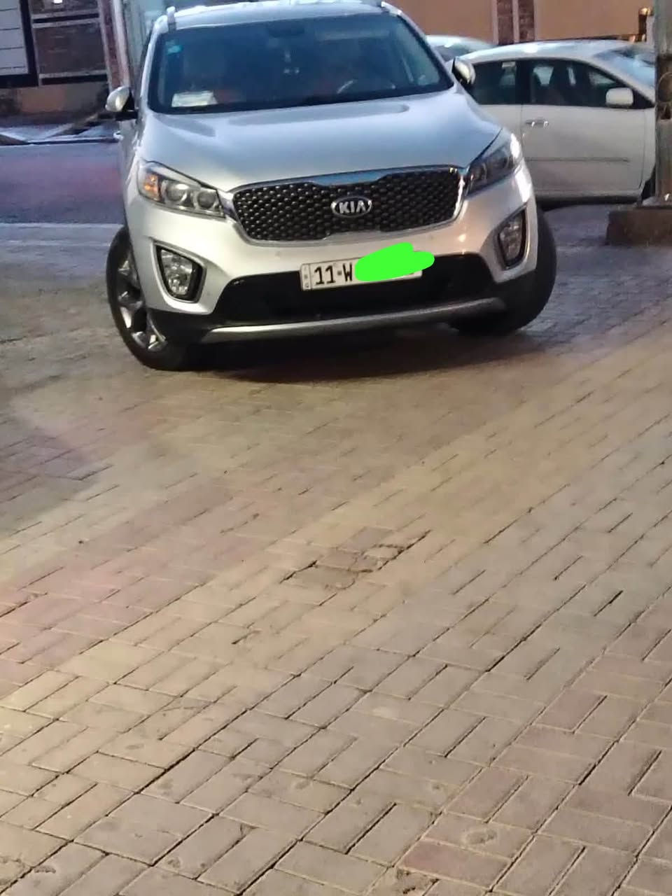 سورنتو 2016 خليجي مكفوله عدا بارد بسيط بصمه تشيغل وابواب حساس خلفي امامي كشنات جلد و كهرباء بردات خلفيه والتفاصيل واضحه بالصور...سعرها 183 للاستفسار ***********
