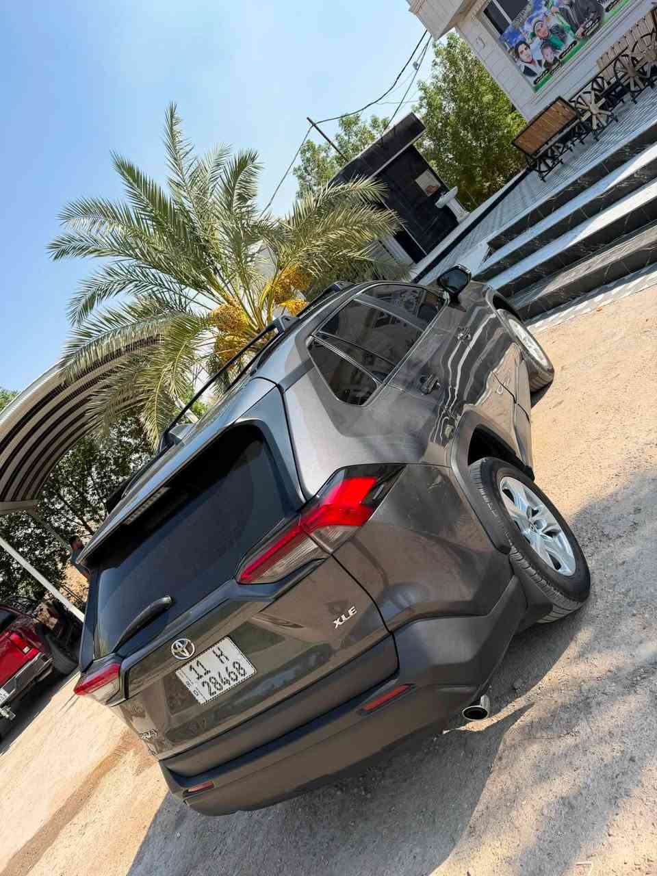 السلام عليكم للبيع السعر170موديل 2019 مواصفات فول محرك 2500بانزين سياره جديده حادث خشم البنيد وشويه من باب السليق مكان السيارة واسط الزبيديه سياره جاهزه من كلشي ‭***********‬
