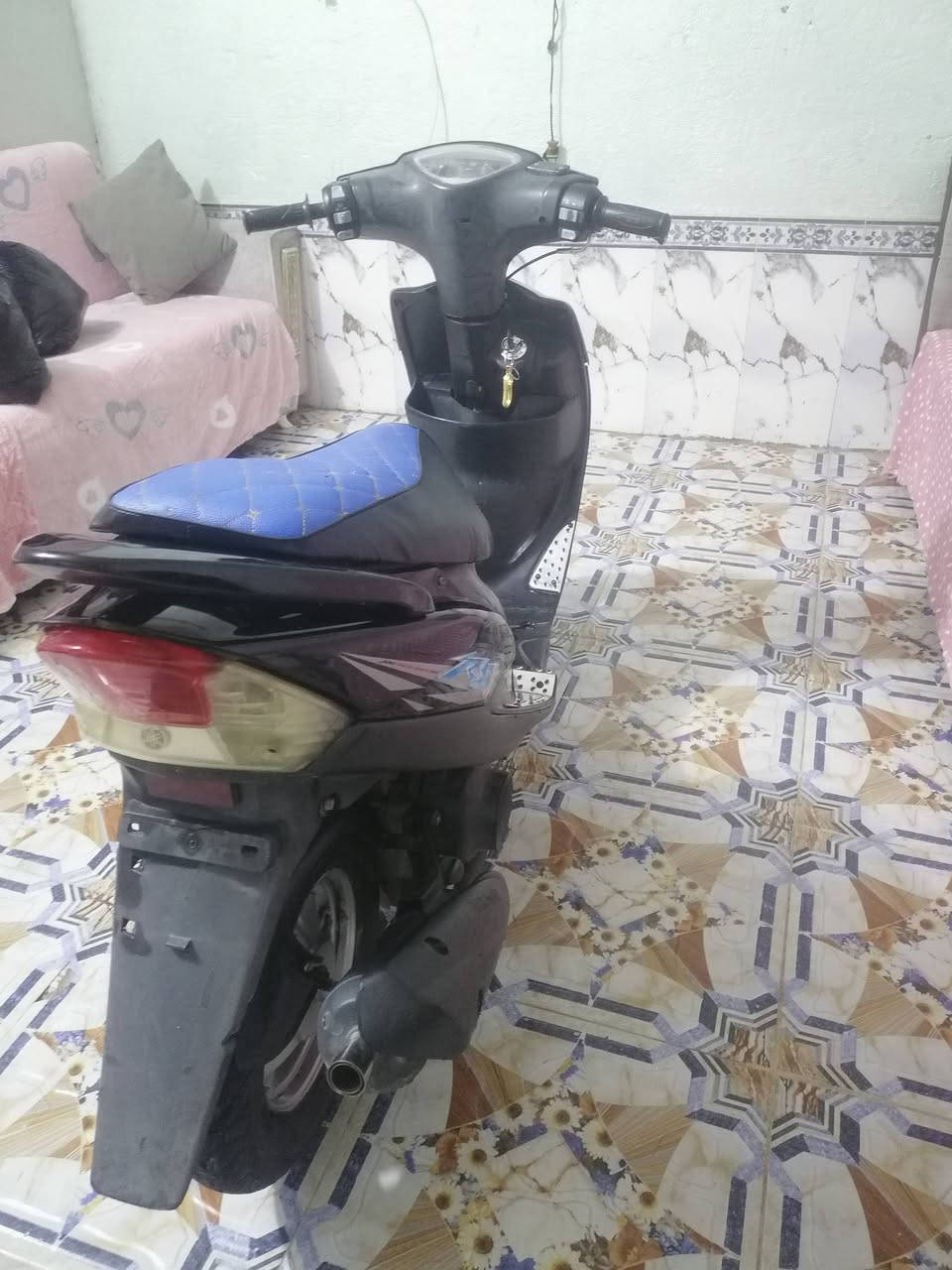 سلام عليكم
دراجه ماكس عدله كهربايت شغاله (سلف. هندر)

مفتوحه دراجه شلعه ومعدل تشك الكاع ماعوزه شي دراجه

السعر 550 وبيه مجاال
رقمي ***********
