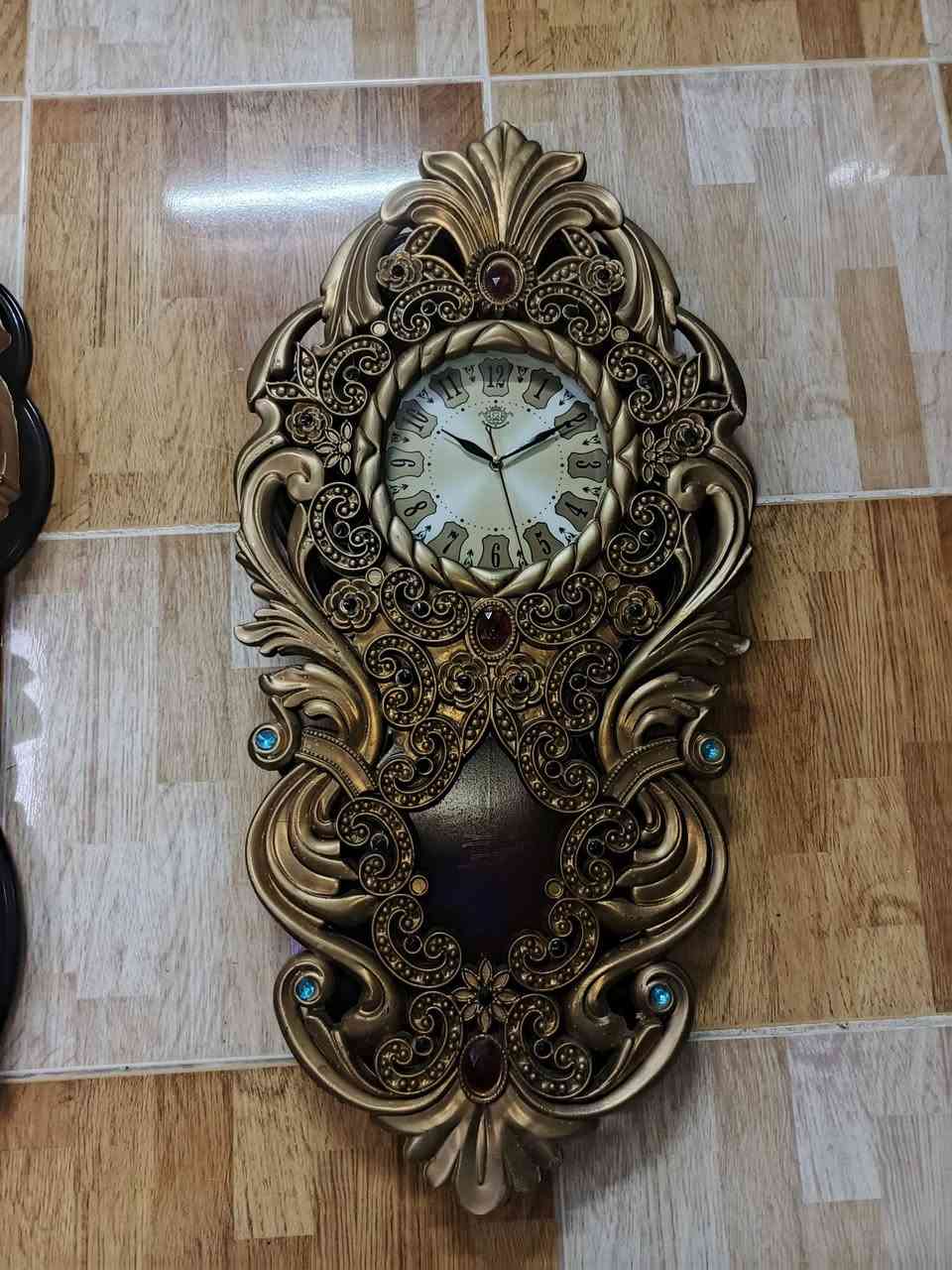 ساعة جديد ما مستخدم ١٢ آلاف وبي مجال عنوان داخل حمدانيه***********
