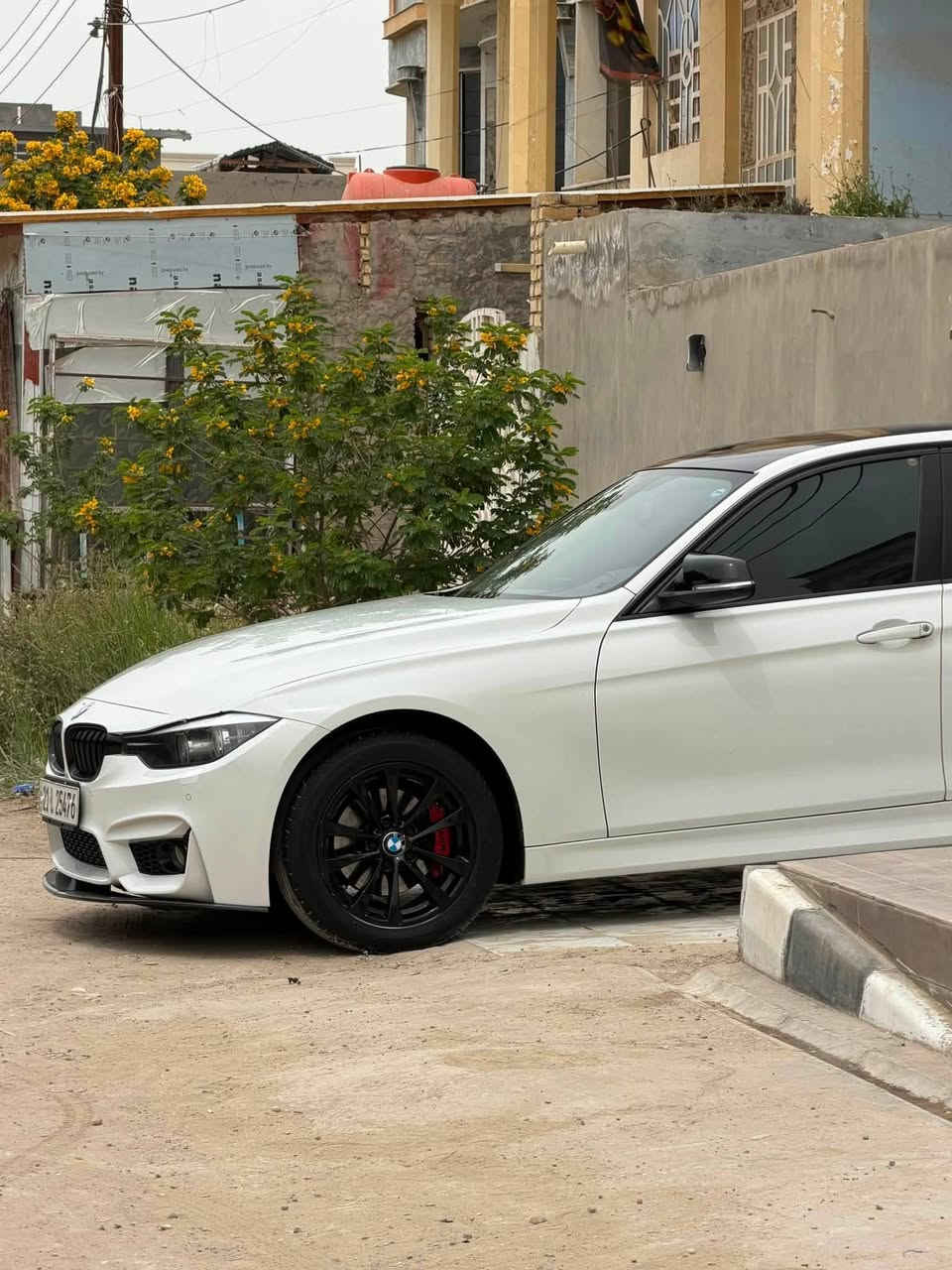 بي إم دبليو 320i • ٢٠١٧ • كت M كامل