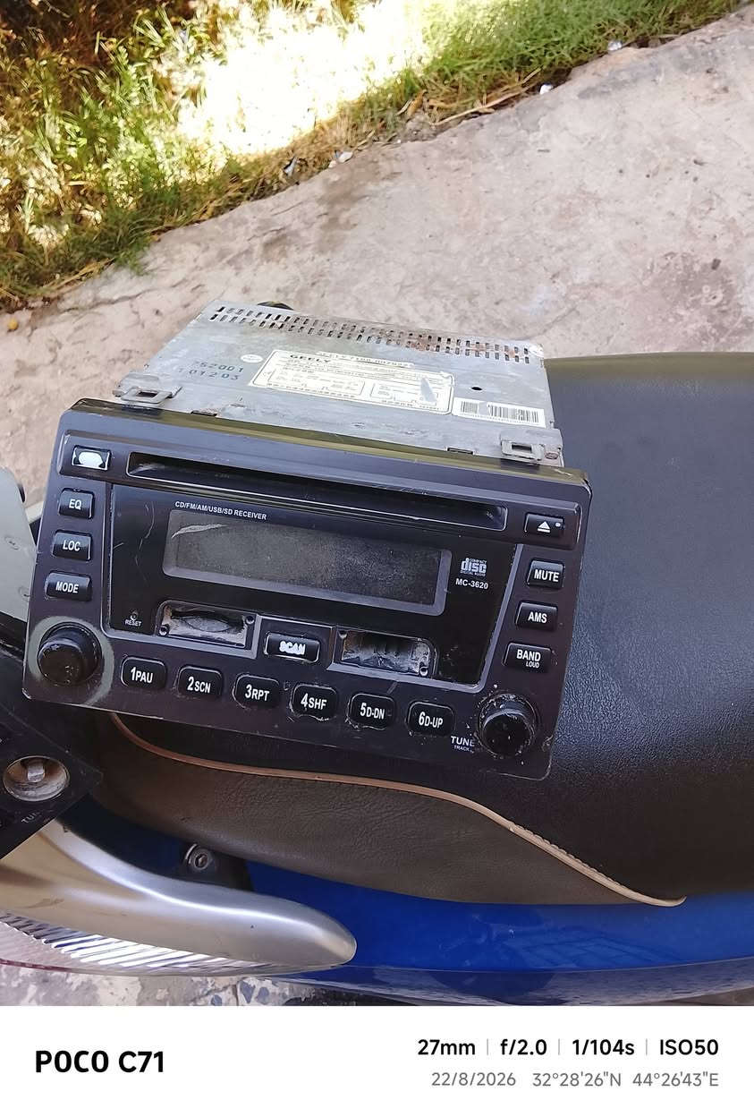 السلام عليكم
عندي ذني المسجلات مال جيلي موبل اريدهن ب40
اثنيناتهن شغالات كلشي مابيهن مكاني بابل كريطعه 
او هذا رقمي ***********
