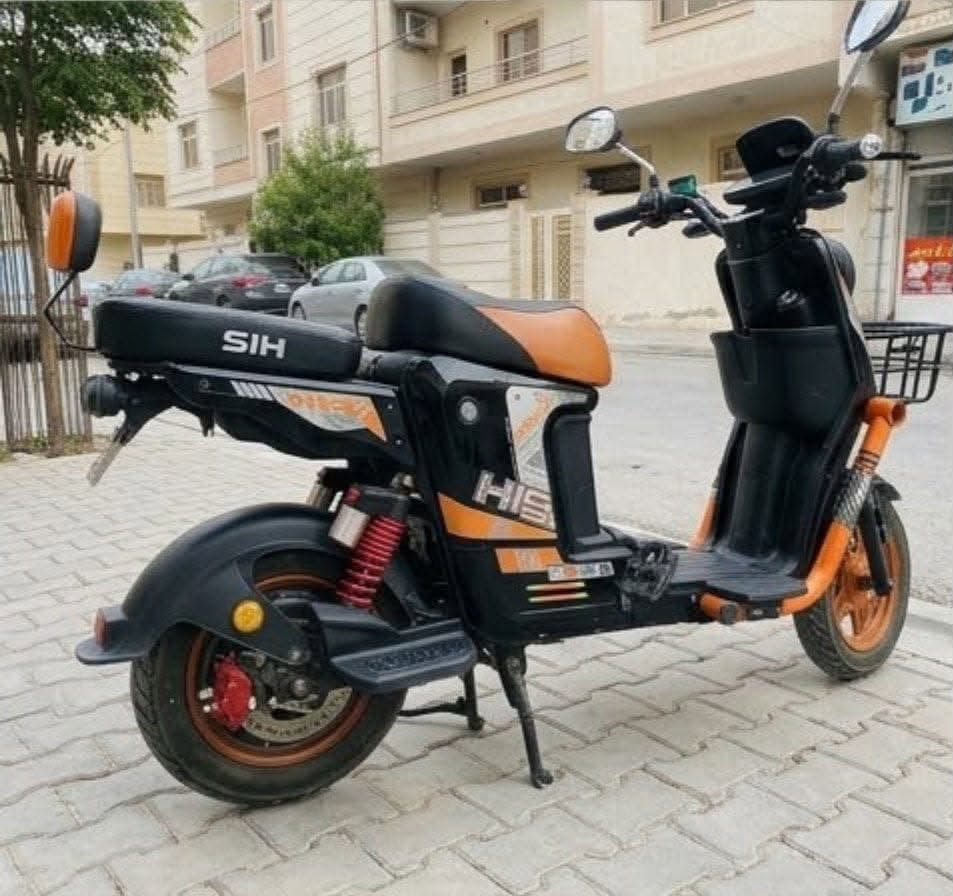 السلام عليكم 

دراجة شحن للبيع نضيفة بس بيها نقص بطاريات 2 السعر 300 بيها مجال بسيط

الاتصال ع الرقم ***********

