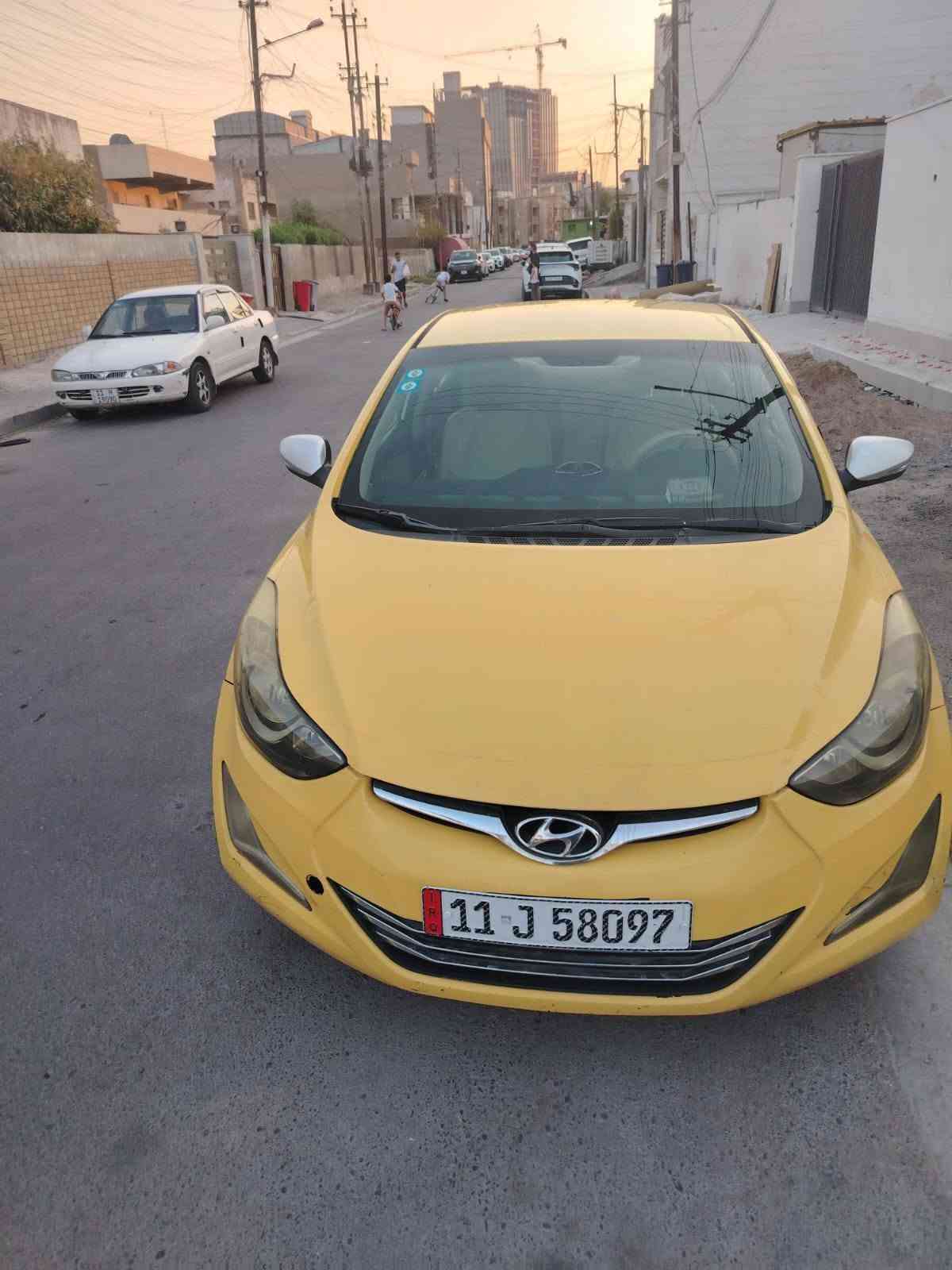 سلام عليكم النترا ٢٠١٤ خليجي شركه العلم
السيارة بسمي مال بيت مو مال شغل 
هيئه وغرامات مصفرة بسمي تحويل مباشر 
سيارة سعرها ٩٠ بيها شي بسيط 
عنوان بغداد الكرادة 
***********
