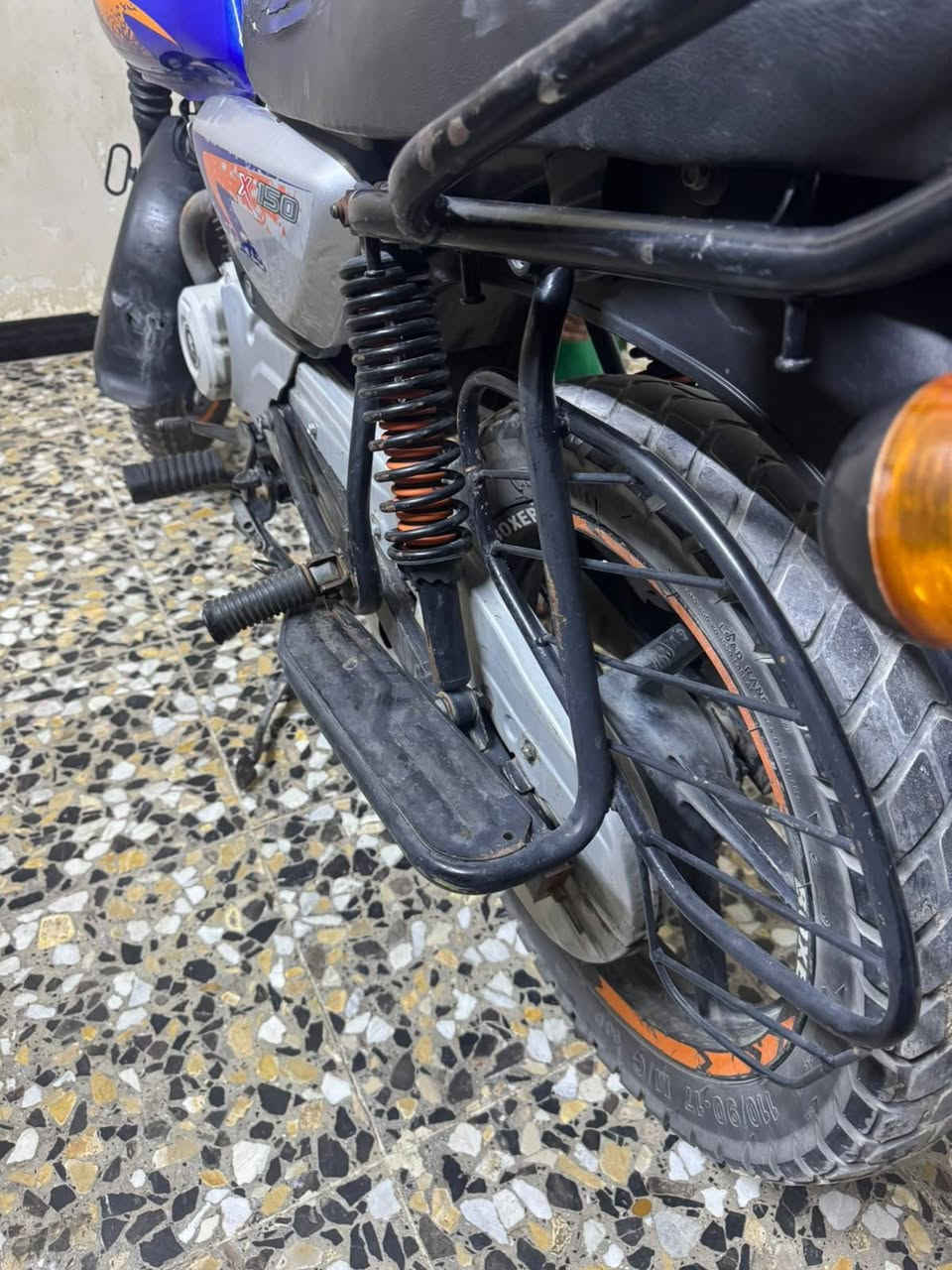 بوكسر موديل ٢٠٢٢ بيها خيط تبخير وصالنصه تجاريه وستيرن شويه بيه عواج سعر مليون ٥٥٠ ألف وبيها مجال حك جيه رقمي *********** مكاني بغداد البلديات دراجه بسمي تحويل نفس اليوم
