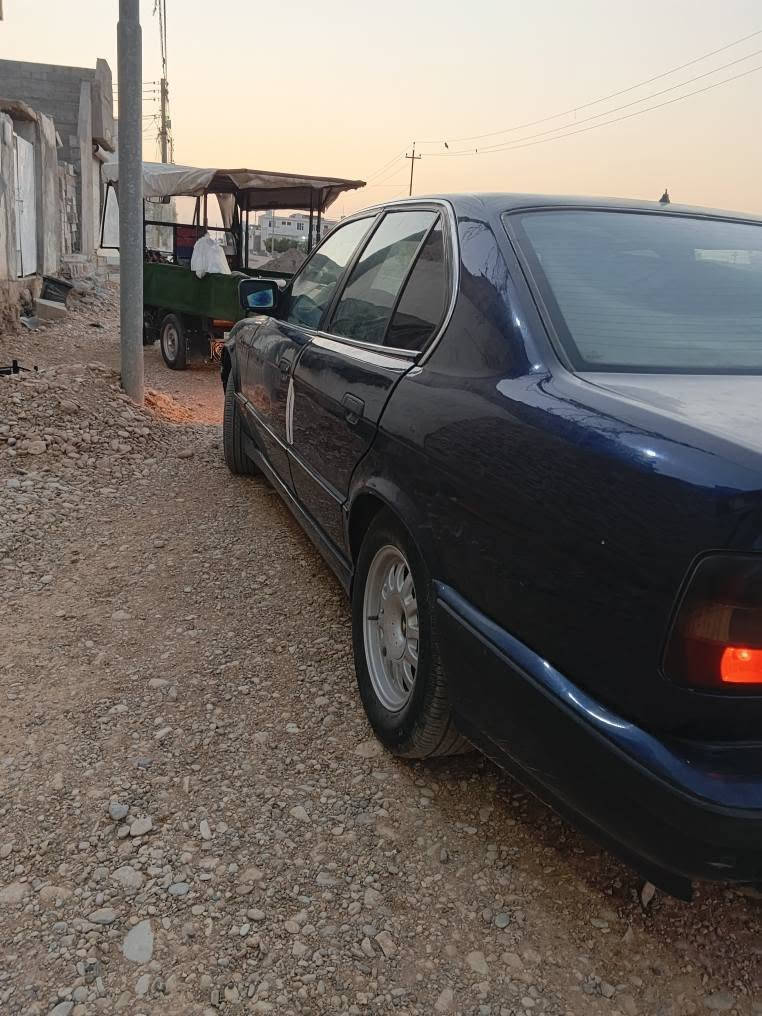 سلا و ي خو ا له هه مو لايك bmw520بيلاد گير عادي پا نكه كا ره باي لي دراو ي نيه زور پا كه جو ار تا يه و ويلي لو كي له ژيره كو شن جلده سه نو يو ريگپيداني به شه ر ت او ليا ت كامل اشياي ته بريد 🥶شتي كه مي نه قسه قفل مه ر كه زي سعري 32مه عا مه له شو ين كه لا ر ژما ره ي مو با يل *********** كالار, السليمانية
