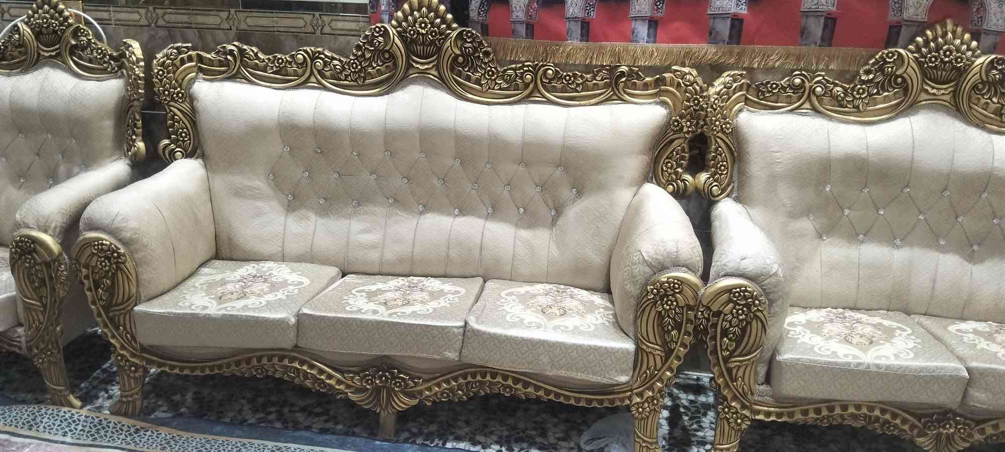 السلام عليكم تخم ملكي  للبيع 18 مقعد مع ثلاث طبلات النظافة 90% السعر 550 وبي مجال العنوان حي اور الرقم*********** واتواصل واتساب
