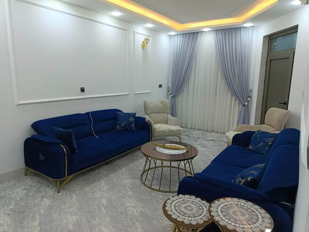 سلام عليكم 
 بناء  حديث    بيت للبيع مساحه 150 متر 🏠
طابو سند 25 
فول موصفات قاطين 
نضام دكتات قاط اول ولثاني 
مغربي قاط اول ولثاني 
سيراميك العنوان خانقين داره كناره قرب اسواق كلات***********
***********
