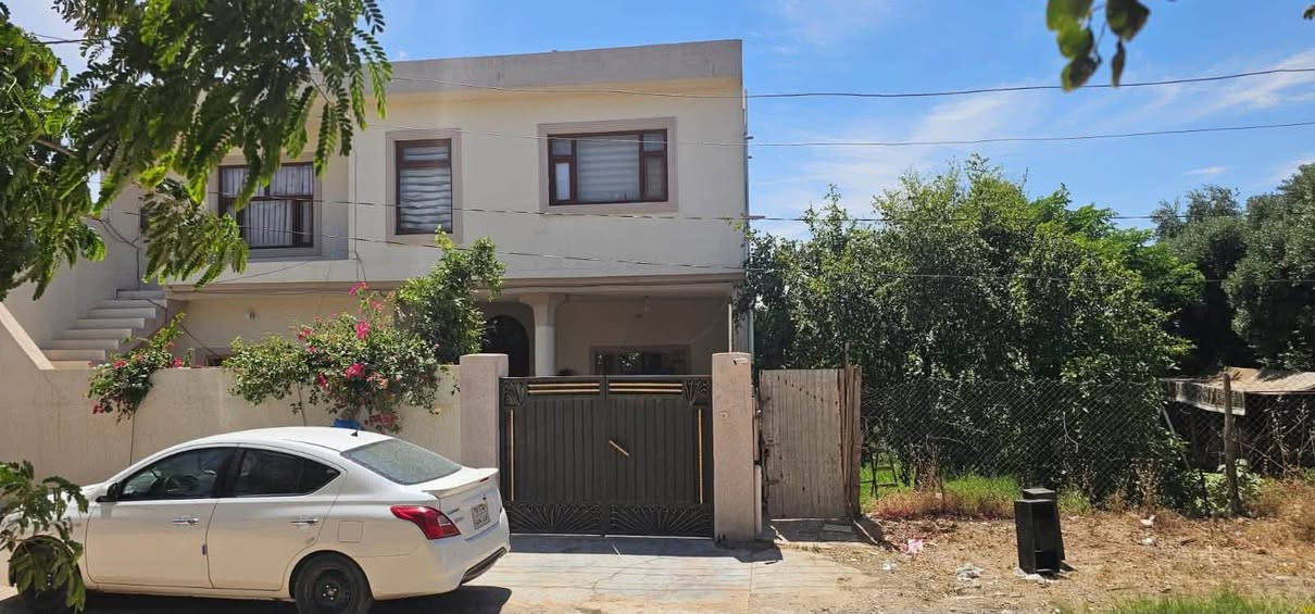 🏘🏘بيت للبيع ديالى خانقين / حي رمضان شارع السايدين طريق كلار خلف رزكار ابو تبريد 
طابو صرف ركن مساحة 240 متر واجهة 12 والنزال 20 بجانب البيت حديقة تابع للبيت 
طابق الاول 
1 غرفة نوم واستقبال وصالة كبيرة ومطبخ كبير حار وبارد ومجمع درج داخلي وخارجي ومجمع درج وكراج سيارة 
طابق الثاني 
2 غرفة نوم وصالة كبيرة ومطبخ كبير ومجمع صحيات وبيتونة 
فول سيراميك وطابق ثاني سيراميك وسقف مغربي 

السعر / 105 مليون بي مجال   

للأستفسار اكثر اتصال بالارقام فقط 
***********
***********
مكتب فريا موفق للعقار
