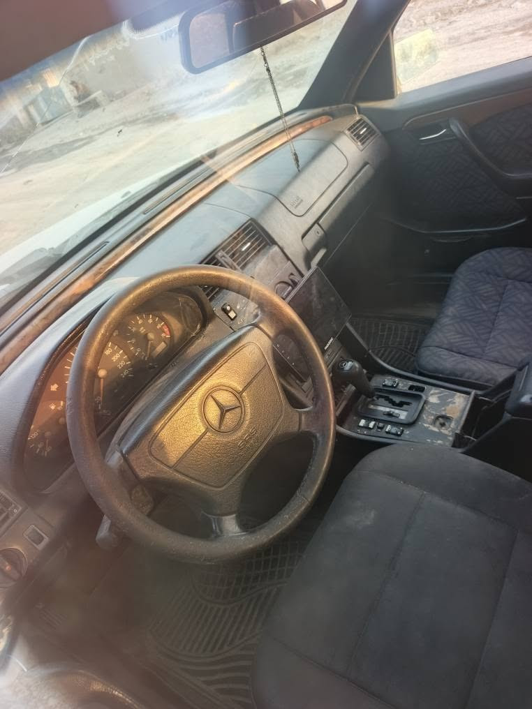 مارسيدس بينس بيبي شبح موديل ١٩٩٤ 
فول مواصفات  
سلايت و توماتيك و تبريد ❄
جوار جام كهربائي  شاشه ايبات  
مه كينه جوار بستن بلادي
تحويل و غرامه ي به شه رت 
سعر ٤٠ وةرقه مجالكي زور كه م
*********** واتساب📞 أربيل, العراق
