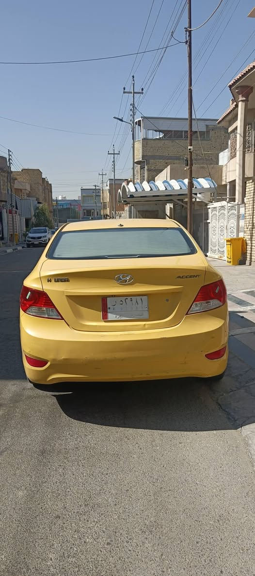 اكسنت خليجي المضلع مديل 12 
السعر رايد السياره 73 قفل
السياره باسمي ما عليها غرامات تحويل جديد
+گير مكينه خير من الله
 +هزه قبل اسبوع سويتها
+رقم جديد باقي ع الاستلام
+حداديه جديده
 +تخم تاير جديد
 + اسبير
 +تبريد ثلج 
+شاشة لمس
 +مكينه نظيفه 1600 ع الاربع الاف ابدللها دهن معتني بيها استعمال شخصي +ماخذ بيها خط جنت مستعجل ع بيعتها
السلبيات التبريد عاطل كمبريسر والبريك الامامي تعبان يرادله تبديل دسكات والايتات الاماميه صاير طبك بالوايرات لان شاد عليهن لايتات إضافية وهذن اطيح عليهن 5 ورقات لان ماريد اصلح اريد ابيع

***********
