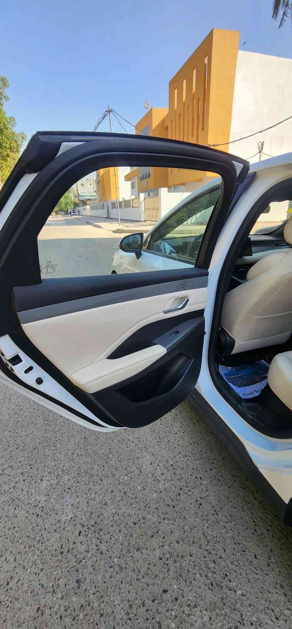 سلام عليكم BYD كن بلاص موديل 2025 ماشيه 15 الف مكفولة  جديده ملحقات كامله بيها بارد بلبنيد موضح بلصور  داخل ابيض 
السعر 20 مليون وربع 
مكاني الدورة حي الصحة 
*********** & ***********
