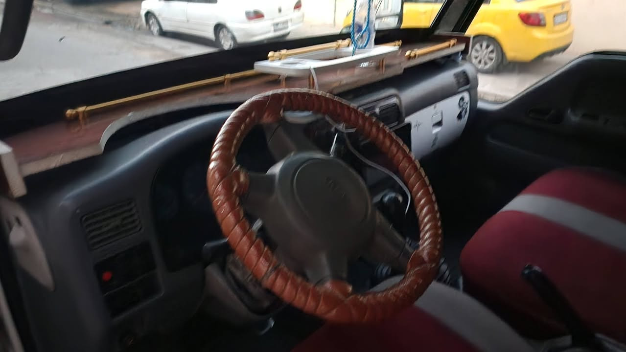 شاحنة حمل • موديل ٢٠٠١ • بدون صبغ