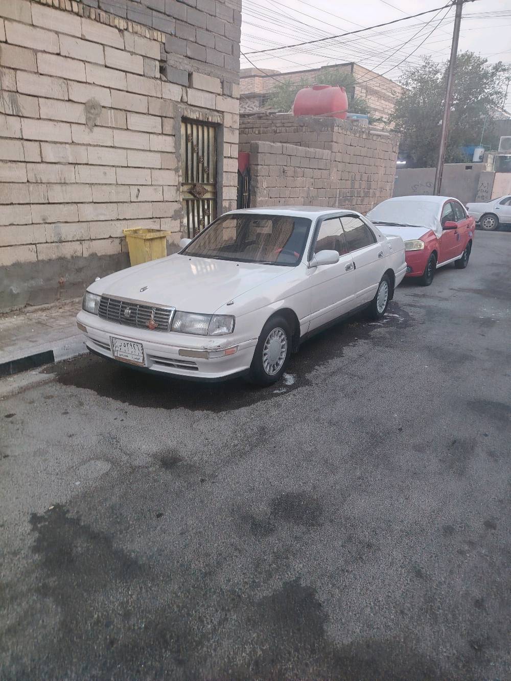 سلام عليكم كراون بطه فصل  لون لؤلؤي موديل 93 كير مكينه جدد تبريدهه عوزه بس بوريات كبريسر شغال  بديهه حلوو سنويتهه مامنتهيه  كهربائيات كلهه شغاله حداده نعمه من الله سعر45 وبيه مجال
+964 771 828 3298
ممكن تذكر شنو الفئة/الموديل الكامل للكرون بالضبط؟ يعني بطّه فصل شنو نوعها أو مواصفاتها؟: 
ماعدي معرفه بيهه 
وين موقع السيارة هسه؟ بأي محافظة/منطقة حتى المشتري يعرف يجي يشوفها؟: 
البصره القبله
هل السيارة بيها أي صرفيات أو عيوب ثانية غير الباوريات والكمبريسر، مثل بالماكينة أو القير أو الشاصي؟: 
بس هاذ بيهه
البيع نهائي لو بيه مجال للمساومة؟ وإذا تحب، شكد أقل سعر توصل له؟: 
40وبيه 