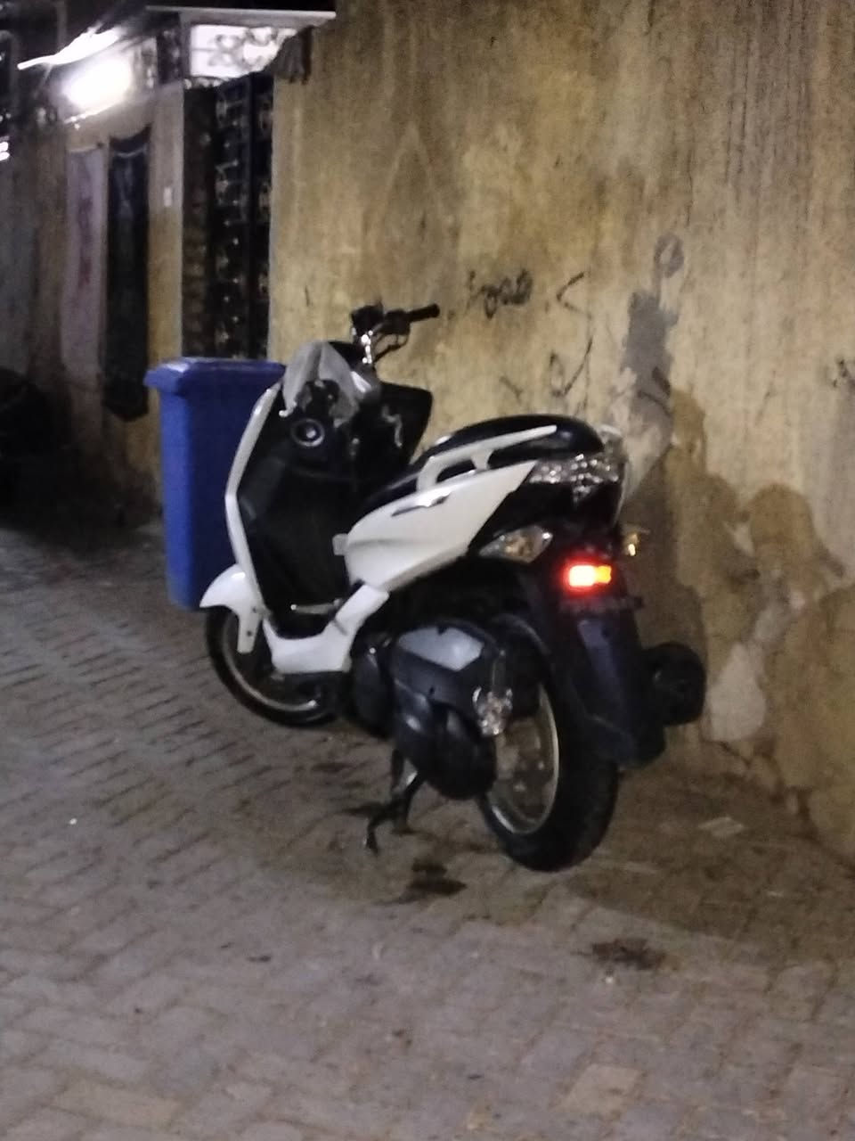سلام عليكم دراجه ماجسته اس حديث  واكو بعد  احدث منه دراجه  كفاله عامه من كلشي كهربائية ومكينه وكشر  دراجه  نضيفه حلوه مكينه نعوفه حلوه دهن موتل بانزين محسن بس هل فتره عادي  ماكو محسن دراجه شلعه معدل تاكل شارع  دراجه  نضافه80/100بيه جهاز بل صندوك دفع غرامات  لو جبي اس ماعرفه دراجه  اخت جديده  شوي مستعجل على بيعته محتاج فلوس لو مامحتاج مابيع سعر مليون850  +دراجه  ياباني مو كوري. ياباني قبق نفخ وحساس ستان  مكاني مدينه الصدر  رقمي موجود 24ساعه ***********
عذران رقم معلق  الي يريد يراسل واتساب وبل خدمه اني
