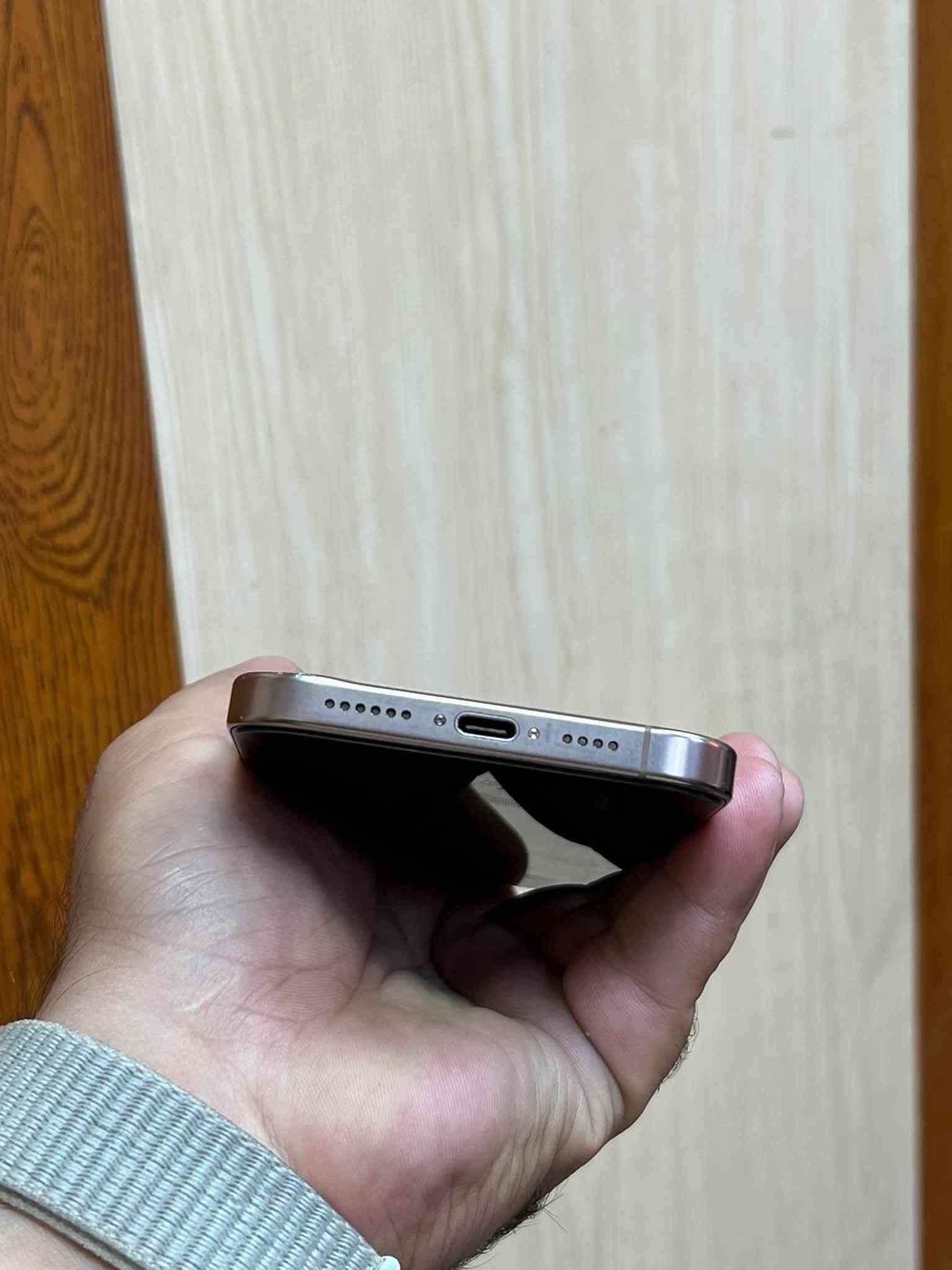 iPhone 16 Pro Max
" ايفون 📲16 برو ماكس 

" اللون المميز 

" بطاريه 🔋91 

" ذاكره : واحد تيرا يعني 1024  

جهاز ( تك سيم  ماستر عربي شرق اوسط)

"شخط واحد ما بي اخو الجديد

"مكفول كفاله عامه من فتح وتصليح

السعر / خاص او اتصال 

العنوان / موصل حي السكر

للتواصل / *********** واتساب او اتصال عل رقم

 واذا ماعجبك الجهاز تاخذ الاحسن منه يارب
