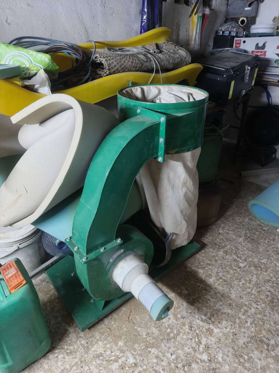 إعلان بيع ورشة نجارة
بسم الله الرحمن الرحيم
🔨 ورشة نجارة للبيع – الورشة كاملة وجاهزة للعمل
الورشة مجهزة بالكامل، وتحتوي على جميع المعدات والأثاث، ومنها:
• ماكينة قص 2800 سيني.
• ماكينة PVC تركية من شركة عالمية، مرحلتين، مع سكين وبوليش.
• ماكينة شفط الغبار.
• مولدة كيا، مكينة 3000.
• ماكينة قص Yılmaz.
• ماكينة تخريم وتركيب المفصلات.
• 3 دريل شحن مع ملحقاتها.
• جك همر.
• ماكينة قص الأطباق.
. ماكينة كومليسةر كبير
. ماكينة كومليسةر اصغير للشغل خارجي @الجميع

• مكتب إداري مع 4 كنبات.
📌 الورشة كاملة ومناسبة لمن يرغب بالبدء بالعمل مباشرة. السعر 65$
📞 للاستفسار عن التفاصيل، يرجى التواصل معنا.‏‪***********‬‏
