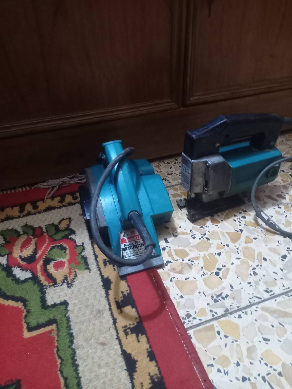 سلام عليكم عندي هاي الأغراض البيع على الشغل اليريد يدخلي خاص او الاتصال على الرقم الوتساب ***********
