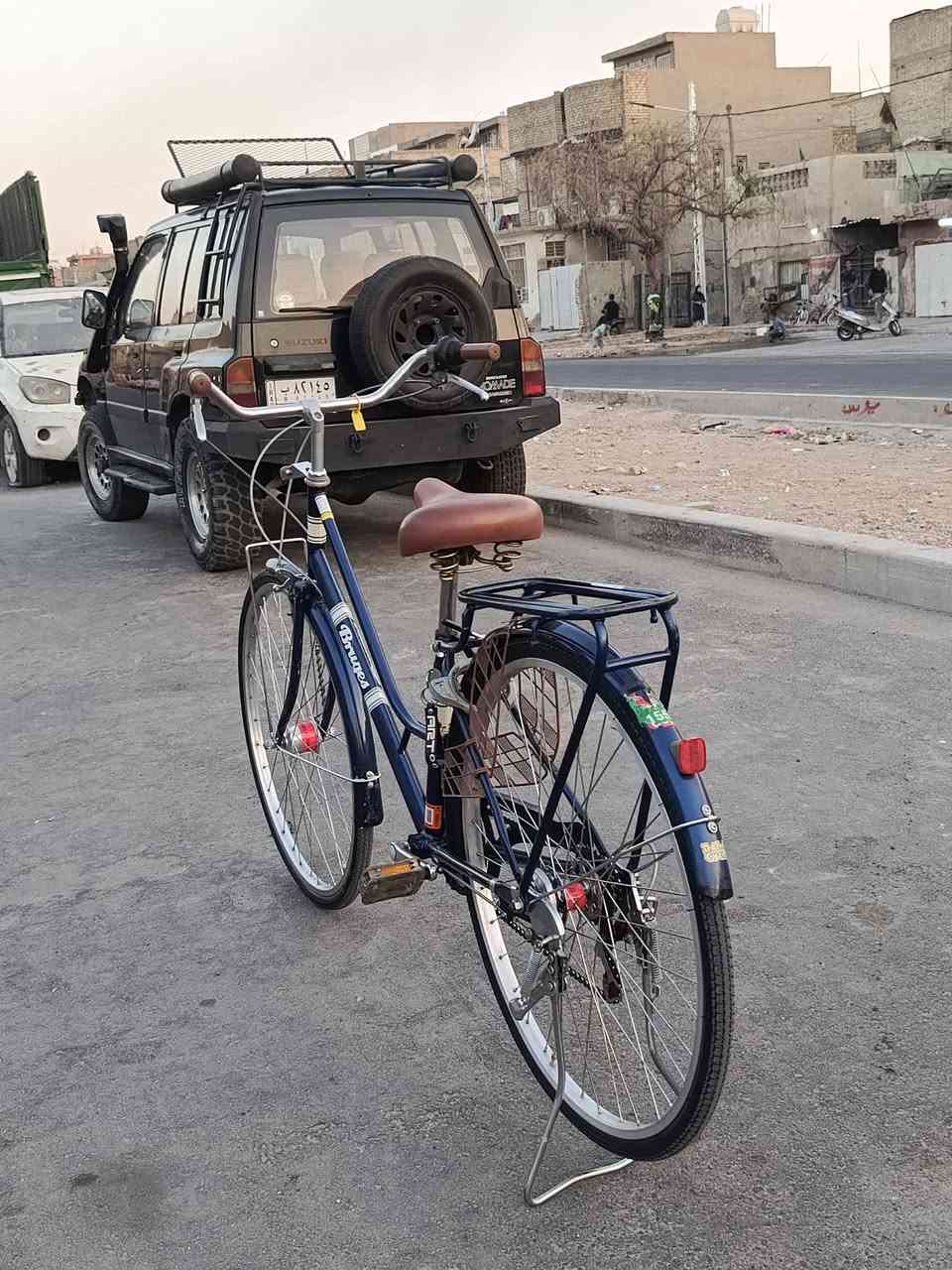 السلام عليكم بايسكل بناتي للبيع حجم 27 البيسكل ما ناقصة شي السعر خاص او لستفسار اتصال ***********
