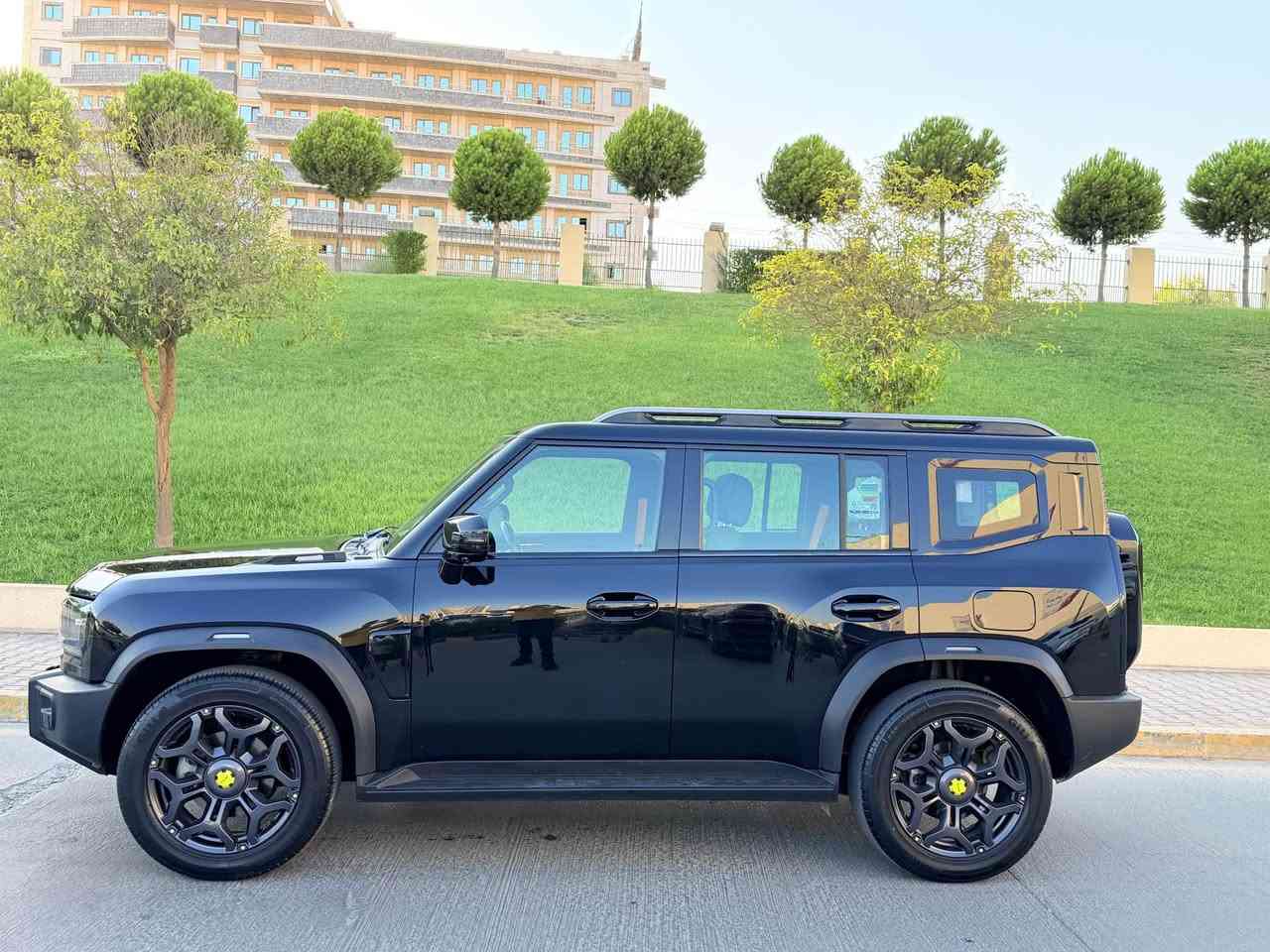 بە ناوی خوای گەورە
جیتۆر T2 مۆدێلی 2025 لەکچەری فوول مواسەفات قەپات
لە زەمان دەرکراوە لە دەرەوە ڕۆنم گۆڕیوە
بێ بۆیاخ و بێ سارد هیچی پێوە نییە
ناو سەوز شاشە گەورە کامێرا ٣٦٠ پلە ڕادار  و خەتی جادە و ئۆتۆ پارک سوکان ڤۆلیۆم کوشن سارد و گەرم پانۆراما تەبرید مەرکەزی گێڕی سەر سوکان پێنج مۆدی لێخوڕین بلاجیکتۆر و لید و زینۆن حاسەی پێش و دوا 
دەبڵ ئەکسل و مەکینە 20ی تۆربۆ 
شاشەکەم بەرمەجە کردووە زۆر بەرنامەم بۆ دابەزاندووە یوتیوب پڵەس و وەیز و کەناڵی جیهانی هەموو گیانی لە سەر دەقی شەریکە ماوەتەوە
سەنەوی و ڕەقەمی تازەیە بە ناوی خۆمەوەیە
شوێن سلێمانی
*********** السليمانية, العراق
