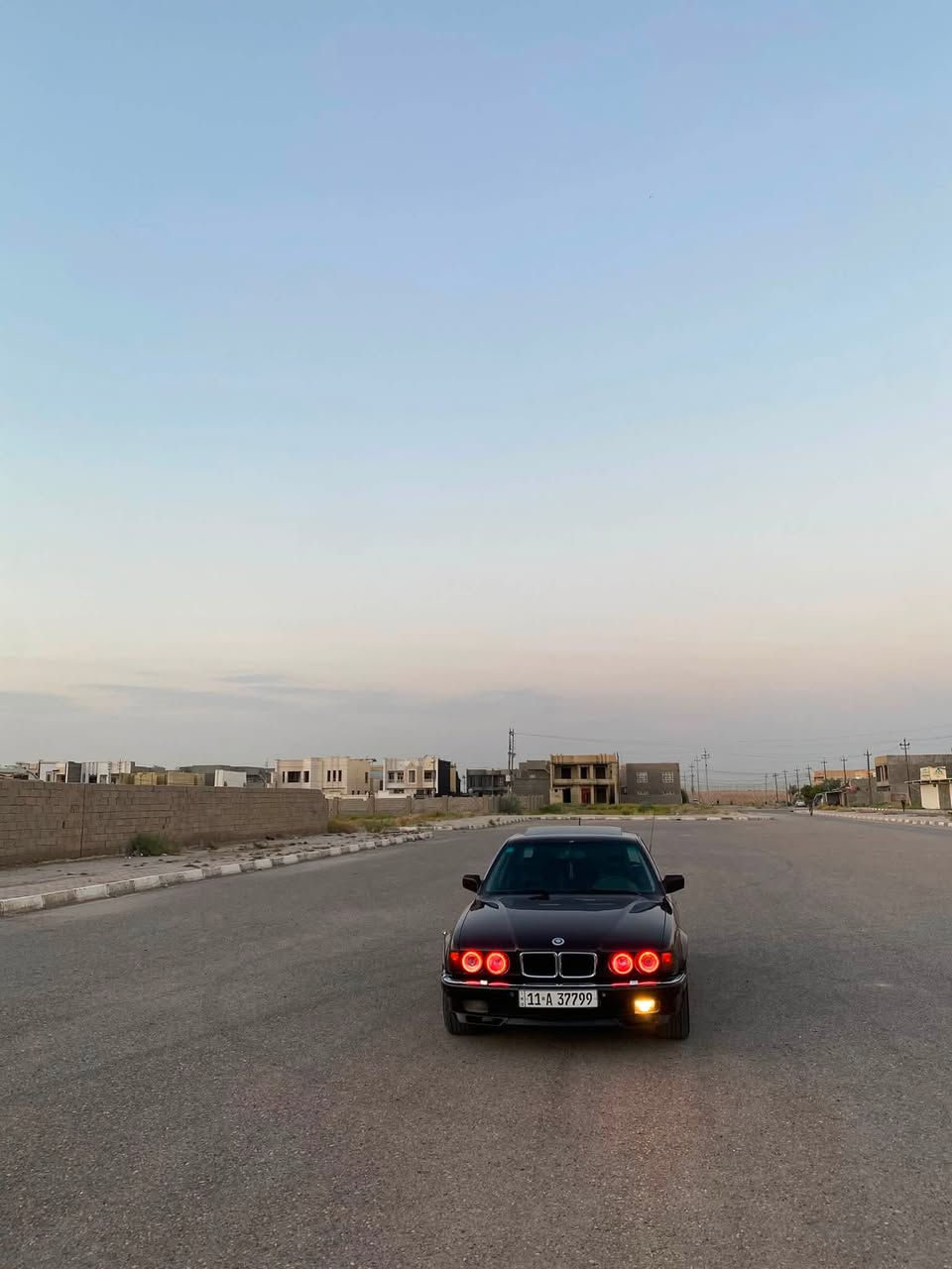 سلام عليكم…للبيع بي أم دبليو موديل 93
حجم 740 
محرك 8v سلندر 
فتحت سقف 
كشنات كهرباء 
نضام غفل التشغيل 
بردات كهرباء 
جاام دبل 
تبريد شغال 
السياره ماابيهاا شي نقص كلشي جااهز 
اوفرر سرعه 
صندوك شفط 
سنترر تقفيل 

السعر 67 وبيهاا مجال 
المكان الانبار الخالدية/// اللاستفسار اكثر اتصال على هذاا الرقم ***********
