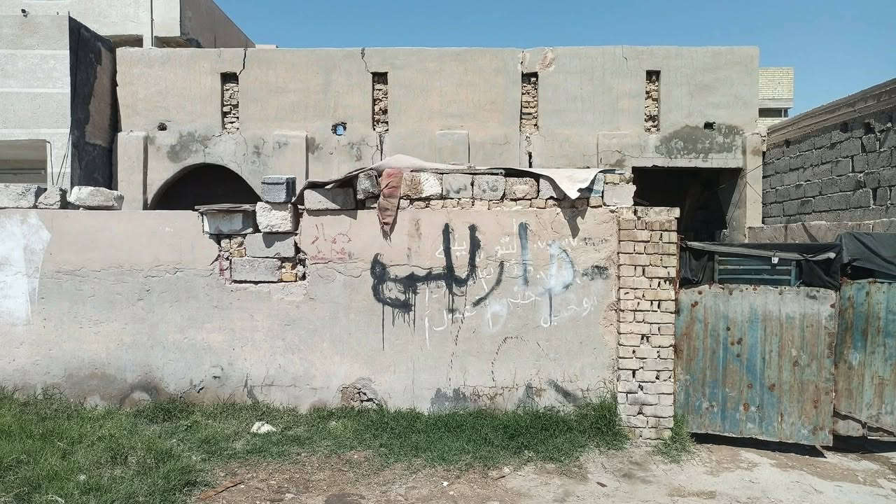 بيت 200 مترينحسب قطعه ارض  الولى  شارع 30 مقابيل جامع البنمر ***********
