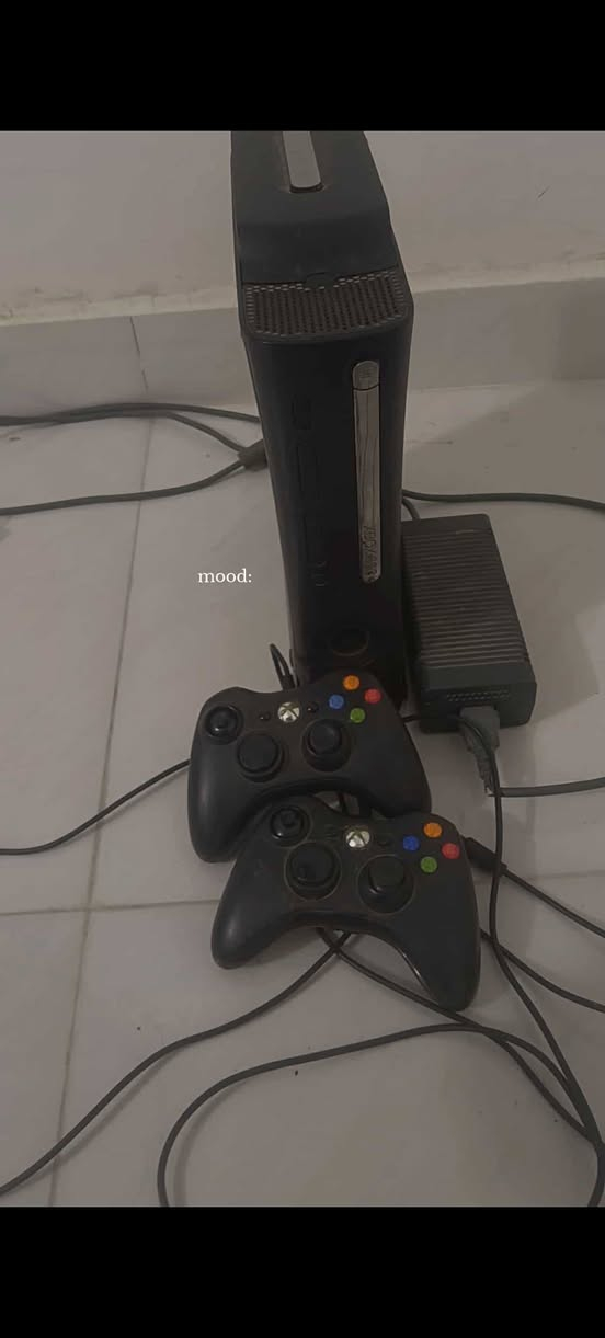 Xbox 360 كامل مع ملحقاته مكاني الديوانية واتساب ***********

نص مكتوب في الصور:
- mood: