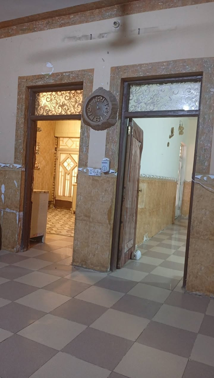 بيت للبيع
الخاجيه 
طابو صرف ٢٠٠م
يحتوي ٦ غرف
الطابق الثاني يحتاج ترميم
السعر ٢٤٠ وبي مجال
للاستفسار ***********
