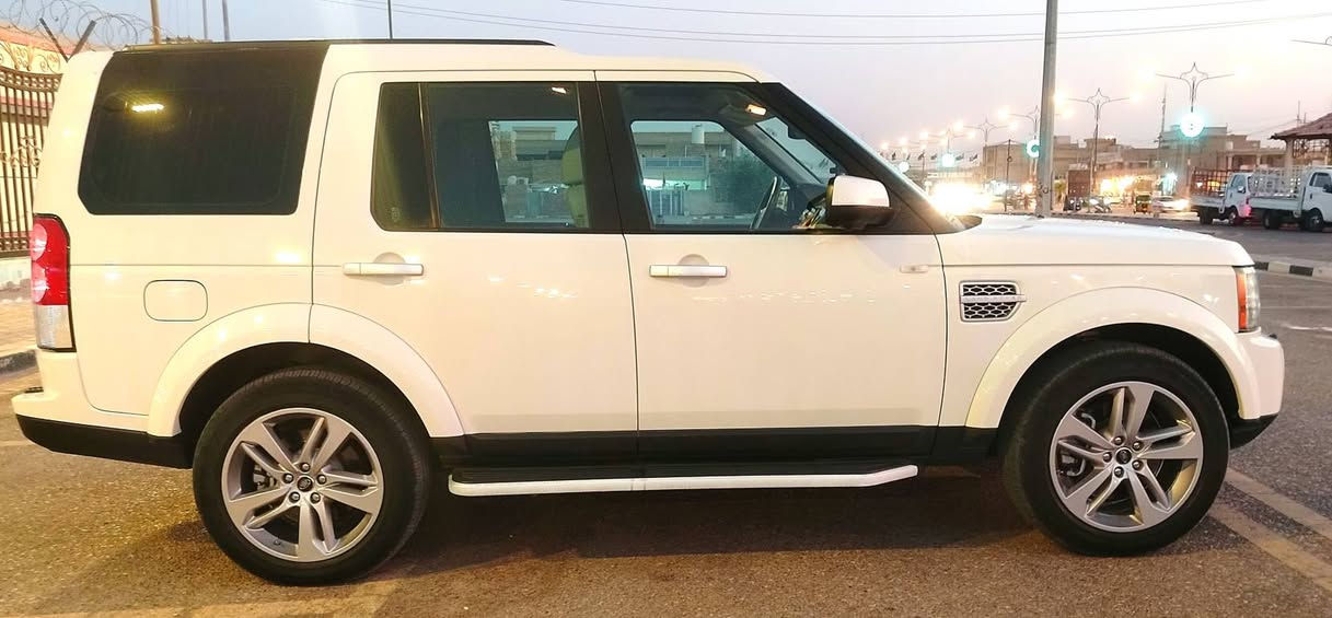 Land Rover Discovery 4 / LR4  2010 HSE
فول مواصفات / كفالة عامة وضع الشركة 
خليجي وكالة سردار / رقم وهزة جديد بإسمي 
_________________
للمعلومات الاتصال او المراسلة *********** واتساب
السعر :148$ قابل للتفاوض 
الماركة: Land Rover
الموديل: Discovery 4 / LR4
سنة الصنع: 2010
الفئة: HSE
نوع السيارة: SUV
عدد المقاعد: 7
نظام الدفع: دفع رباعي دائم 4×4
ناقل الحركة: أوتوماتيك 3 وضعيات 
عدد السرعات : 6 سرعات
نظام التوجيه: هيدروليكي
نظام التعليق: هوائي إلكتروني إمكانية رفع وخفض السيارة 
محرك :8 سلندر / 5.0cc بدون سوبر نظام حقن إلكتروني.
نظام Terrain Response.
وضع القيادة على الأسفلت.
وضع القيادة على الرمال.
وضع القيادة على الطين.
وضع القيادة على الصخور.
نظام التحكم بنزول المنحدرات Hill Descent Control.
نظام التحكم الإلكتروني بالجر.
نظام الثبات الإلكتروني.
نظام ABS مانع انغلاق الفرامل.
مساعد صعود المنحدرات.
نظام تعليق هوائي قابل لتغيير الارتفاع.
مقاعد جلد.
مقاعد أمامية كهربائية.
ذاكرة لمقعد السائق 
مكيف هواء أوتوماتيكي.
تحكم متعدد المناطق بالمكيف. 4 قطع
مثبت سرعة.
ستيرن كهربائي. 
نوافذ كهربائية.
مرايا كهربائية مع لد ترحيب
مرايا قابلة للطي كهربائياً
بصمة تشغيل
فتحة سقف 
سقف بانوراما 
إضاءة داخلية.
شاشة معلومات وترفيه.
نظام ملاحة.
خمسة كاميرات محيطية. 
حساسات اصطفاف محيطية. 
نظام صوت فاخر 17 سماعة. 
راديو.
مشغل CD.
مدخل AUX.
تحكم صوتي من المقود.
شاشة معلومات للسائق. 
مصابيح أمامية زينون. 
مصابيح ضباب زينون. 
إضاءة خلفية LED.
وسائد هوائية أمامية محيطية. 
نظام ABS.
نظام EBD.
نظام التحكم بالثبات الإلكتروني.
نظام مانع الانزلاق.
مثبت سرعة.
