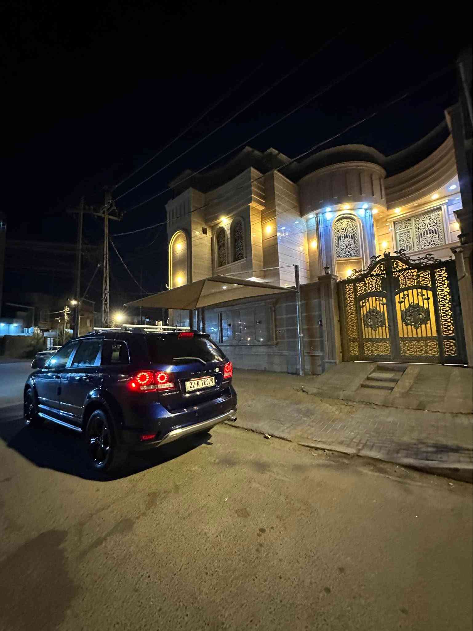 السلام عليكم 
دوج جورني موديل 2020 كندي الون ازرق جويتي 💙
السيارة مالت بيت السيارة تعتبر زيرو  ماشية 55 كيلو
٧ راكب. تبريد ٣ قطع  ثلج كراسي.جلد بارد وحار
تبريد ثلج  سلايد روم فتحة سقف تلفاز خلفي 
مكينة مكفولها حجم ٢٤٠٠  كفالة.  كير مكفول 
البدي مكفول  ماعدا باب السائق يوجد به قليل صبغ 
والجاملغ الخلفي فقط ربع والباقي كله كفالة 
وللعلم يوجد بها سونار بتاريخ اليوم فحصتها قبل لا انشرها لان صارلها هواي عدنه 
رقمها اربيل الجديد سنوية لغاية ٢٠٣٠ تحويل او وكالة 
سعرها جداً مناسب  وماكو سيارة عائلية بهيج سعر 
١٢٣ ورقة وبيها مجال للجناي  وانا مستعجل على البيع بسبب الوضع الصحي  الله يكفيكم الشر 
مكاني بصرة ياسين خريبط
*********** البصرة, العراق
