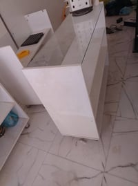 ميز • ٣ طوابق • ٦ ميوزه