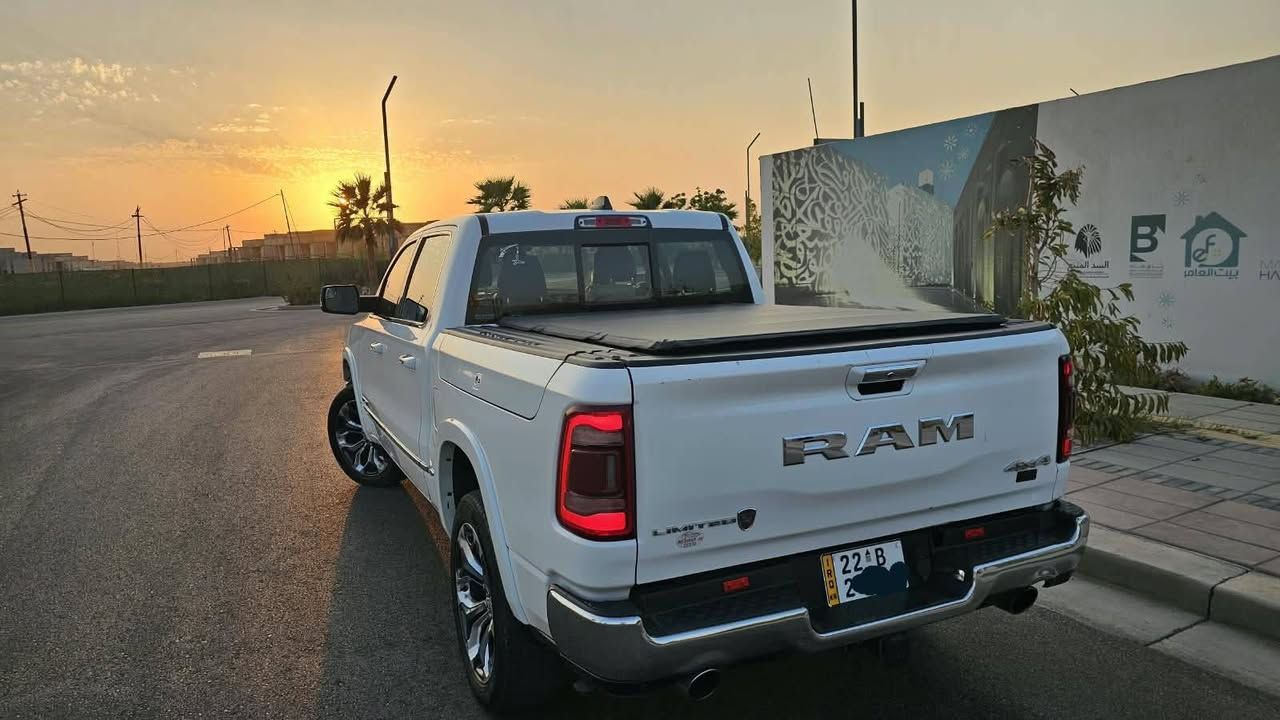 دوج رام خليجي وكاله ليث العبيدي
فول الفول واحد / واحد 
موديل 2020
لمتدد خليجي كلين مكفوله رقم اربيل
مغلفه ppf كامل سياره 
ماشيه 175 الف كيلو متر 

 تحويل ثاني يوم 
بيها منظومه غاز  ومجدده السنويه مع منظومه الغاز لمده 5 سنوات 
رام بوكس 
خمس كامرات 
دوسات الابواب كهربائي
جگات 
رادارات 
اصطفاف ذاتي  
تدفىه وتبريد  كشنات 
كل الموصفات بيها معروفه اللمتدد
السعر 320 وبيها مجال بسيط  كلش 
مكلف بلنشر 

***********
