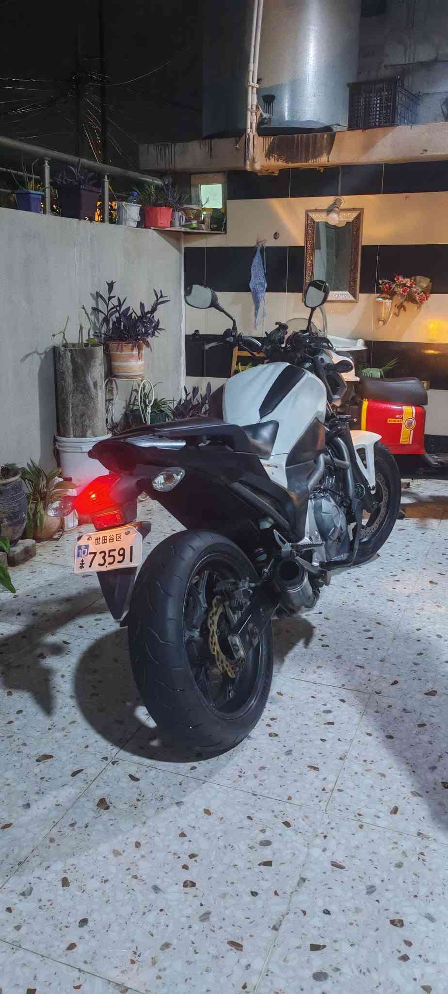 السلام عليكم شباب للبيع هوندا nc700s موديل 13 محرك 700cc بستمين نوزل كلش اقتصاديه مكفوله كفاله عامه وارد يابان ماشيه 33 الف حقيقي الدارجه مامتعوبه دهن كله موتل تايرات امامي خلفي جديد السعر 23 ورقه وبيه مجال بسيط مكاني كركوك للاستفسار اكثر بدون اوراق ***********
