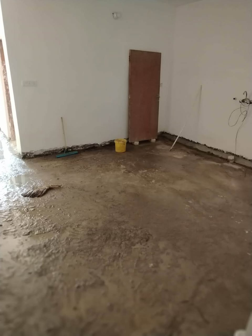 متوفر بيت للإيجار
بيت ٩٠ متر نهايه حي اسيا قرب كليه الهادي  

غرفه نوم 

مطبخ وحولي جبير 
حمام داخلي 

استقبال

طرمه + منور خارجي  ومنور داخلي 

طابق ارضي  توهم طلعو منه العمال وجاهز  بس الارضيه صبه

*********** واتساب ابو البيت مباشر مو دلال

