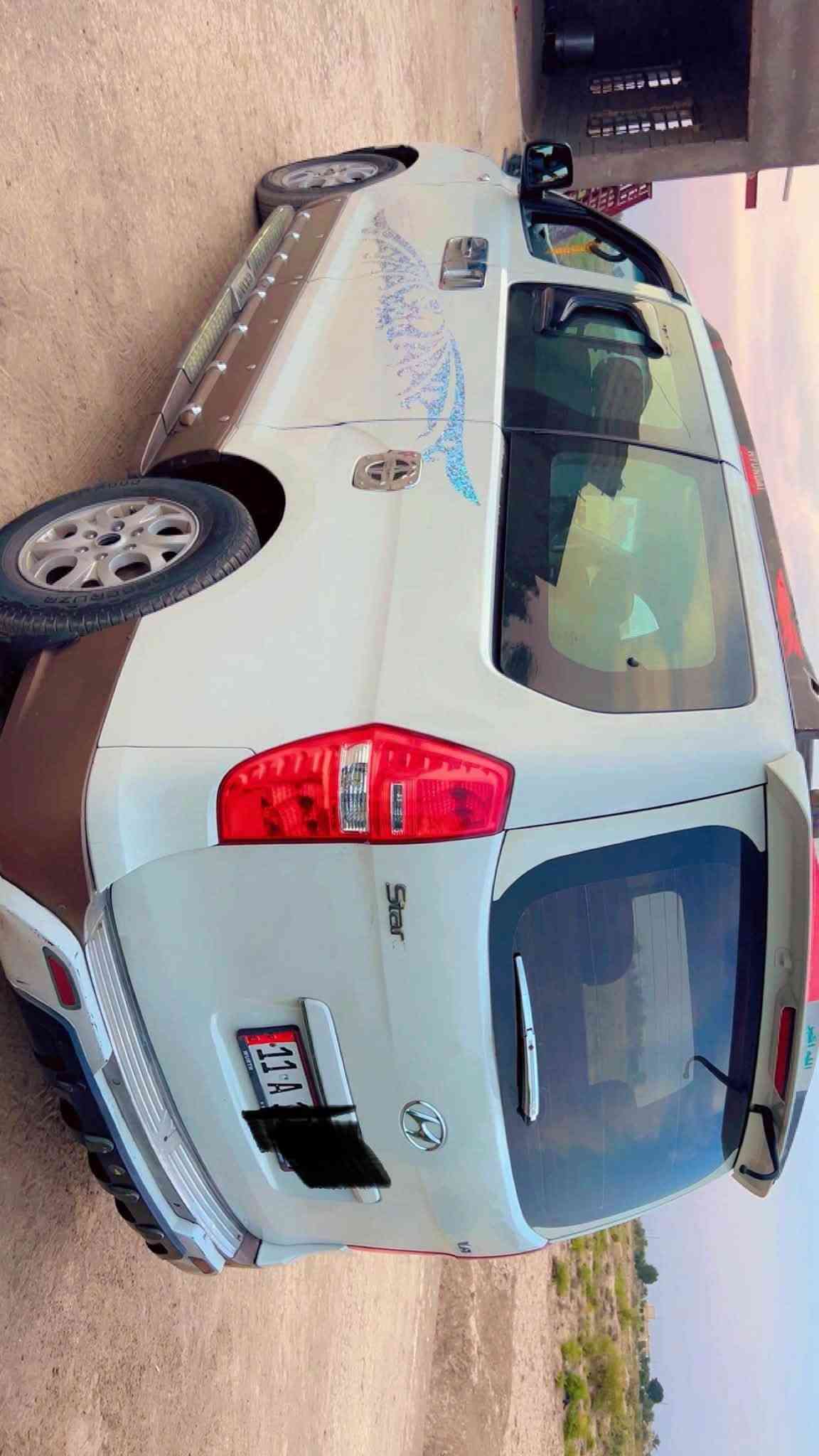 ستاركس للبيع اصل بانزين محور مكينه سبعه ابسمي رقم انكليزي مصفره هيئه ومرور مكينه وكير جدد  حداديه جديده ضرر جاملغ الا مامي بي بارد موديل 2009 السعر ع هاذا الرقم ***********
