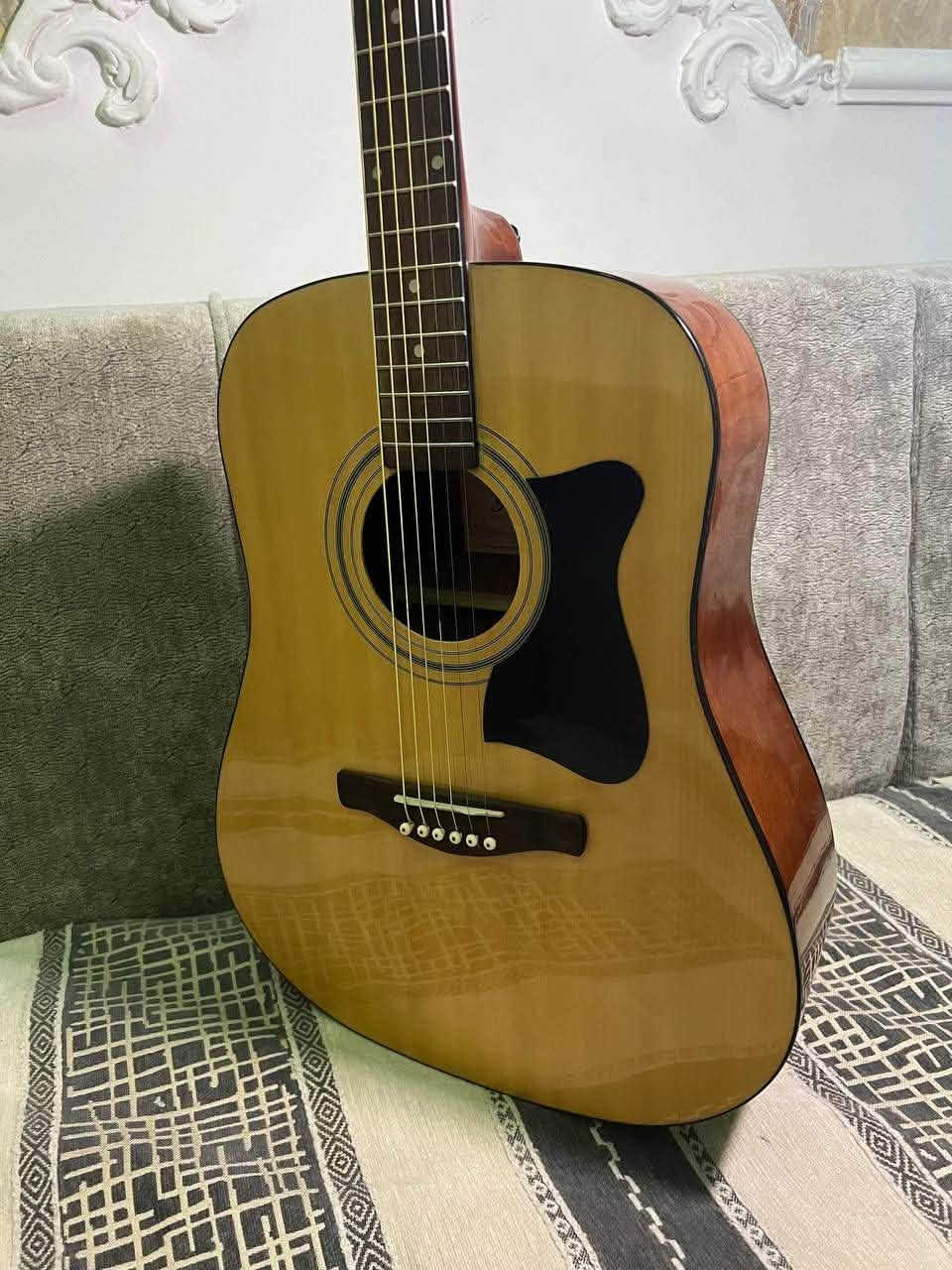 السلام عليكم  🎸V50NJP-NT جيتار للبيع مع كامل ملحقاته والجنطه والحزام
جديد ونظيف جدًا، مجرب مرة وحدة فقط وما مستخدم بشكل فعلي.
حالة ممتازة، والبيع بسبب عدم الحاجة إليه.

السعر 175 
للتواصل : ***********
المكان : بغداد شارع فلسطين
