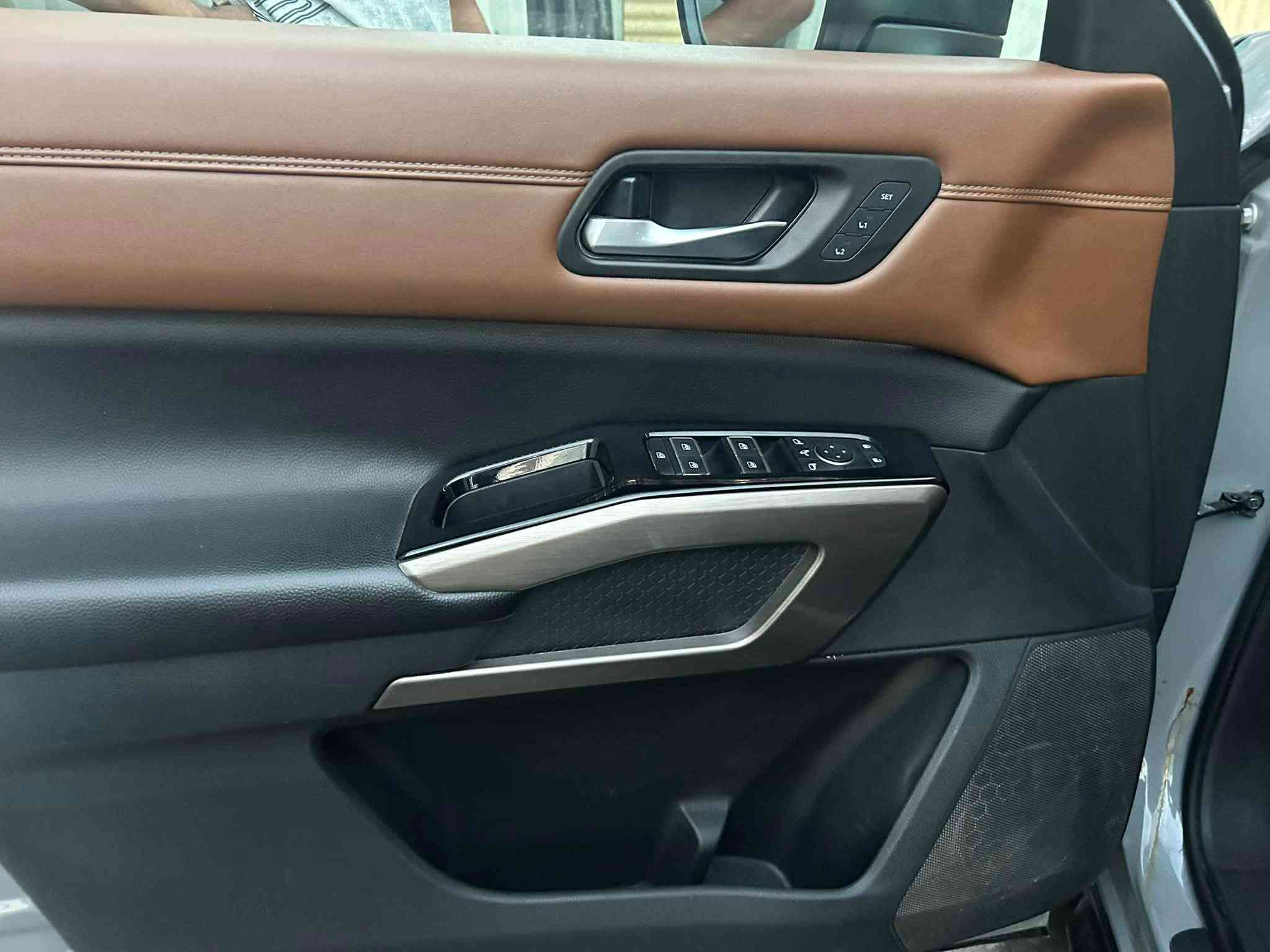 وارد أمريكي 🇺🇸 لون مميز

سيارة فول فول 1/1 موصفات بلاتنيوم 

سيارة 🚘 بدون اثر دواخل بدون طعجات بدون تعديل  بدون شخوط 

جميع الإرباكات سليمة 🎈 سيارة بدون اي نقص كله 100‎%‎ شرط

 محرك 6 سلندر حجم 3500سيارة 🚙 رقم شمالي 

مواصفات سيارة 5 كامرات ديجتال شاشه لمس لايتات ليت كشنات خزن وكهربائي وجلد وتدفئة وتبريد 🧊 وvip دواخل مشمشي بلادي مميز رادار امامي وخلفي وجوانب قمارة بانوراما قمارة اسود مميز دفع رباعي تلقائيا سايد بريك بصمة سيارة بصمة تشغيل عن بعد و7 راكب وتبريد 3 قطع مركزي ويل كروم حجم جبير كامرة امامي وخلفي وتصوير خزن جنطة كهرباء مانع ضباب استيرن متحرك وتدفئة دخول ذكي 

بيه اهواي موصفات فول فول اعلى موصفات سعره 280 بيه مجال 

مكان سيارة 🚙 بغداد - الحرية

***********
