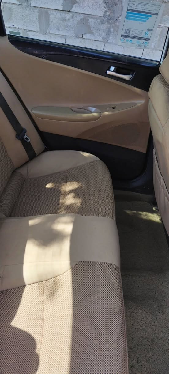 سوناتا ٢٠١٣ بغداد
رقم بغداد
بيه الباب الوره السايق مبدل اصلي 
بيه حساس خلفيه
وشفتات ستيرن
قطعتين تبريد
مكاني الرمادي 
١١٣ وبيه مجال بسيط
***********
