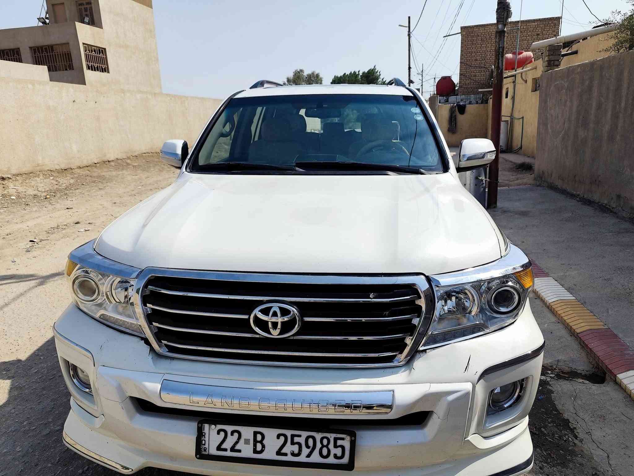 يا الله     السلام عليكم بيع مستعجل
لاندكروز GXR  2010.  
رقم اربيل باسمي  تحويل او وكالة  
كفالة عامة من الضربه صبغ اثر بطش قديم الشبر فقط باقي كفالة عامة السيارة علة بلادهة مال جناي بشرط كير ومكينه مكينة مكفولات 
جاهزة من كلشي تبريد تخم تاير كهربايات 
صدر امامي خلفي مكينة كير لا تنقيص ولا تبخير   موصفات.
( بصمة ،،،، فتحة ،،،،،. ثلاجة … تحكم جهتين….اشاير بالمري،،،،، شاشة حجم كبير،،،،،،، كاميرا ،،،،،، تبريد 3قطع  ….7راكب،،،،،،فور ريل ) 
السعر( 215 ) وبيها مجال بسيط 
ماشية 150K  
التصال على هاذا الرقم(***********)
مكاني  بابل الهاشميه  
( بيع فقط بدون مراوس )
