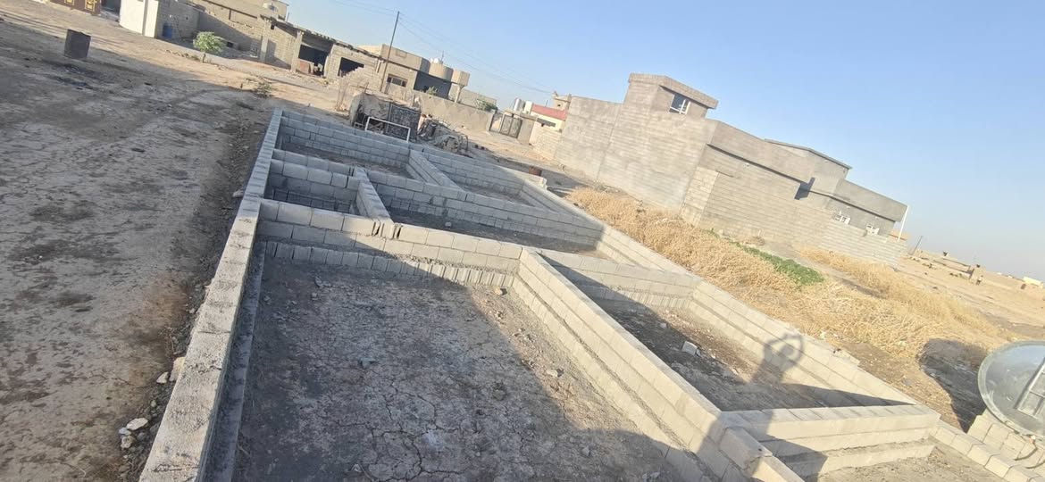 سلام عليكم اساس للبيع البگاره 
من تعبر صيطرره البكاره القديمه علا ليمين
مساحه 200 
سعر 8 مجال بصيط 
للستفسار ***********
